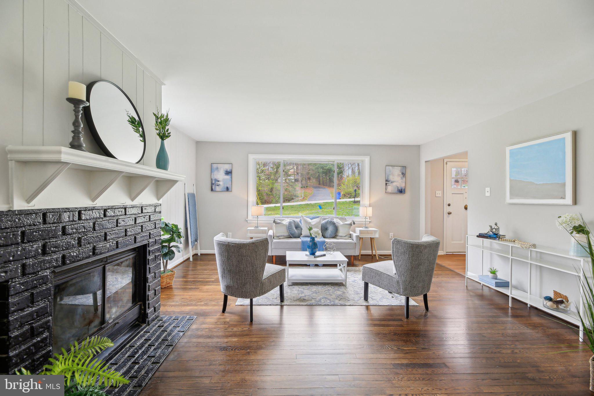 SKYLINE MANOR - Residential