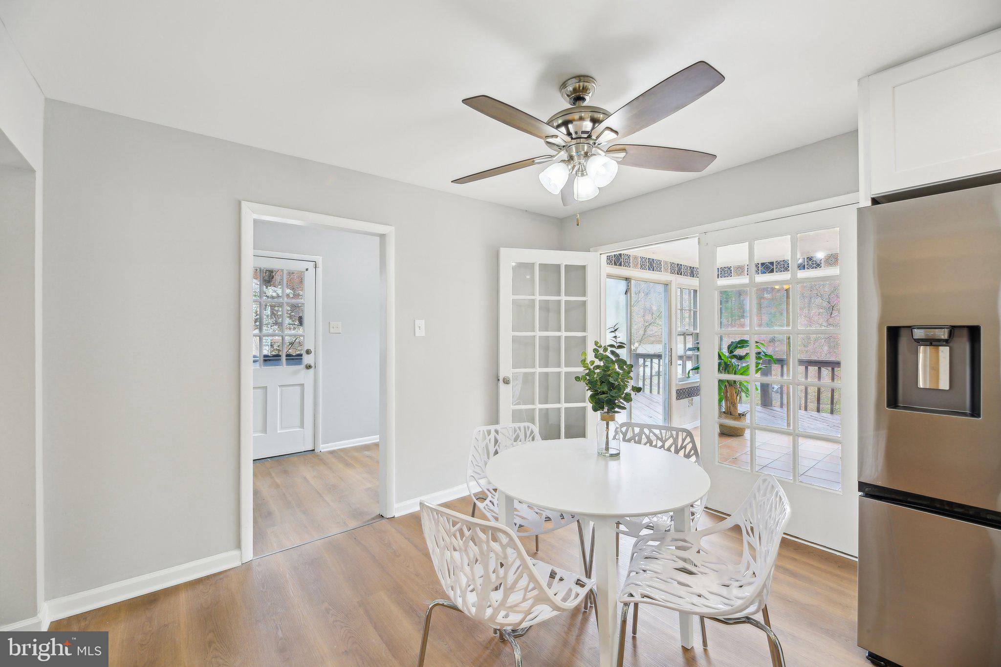 SKYLINE MANOR - Residential