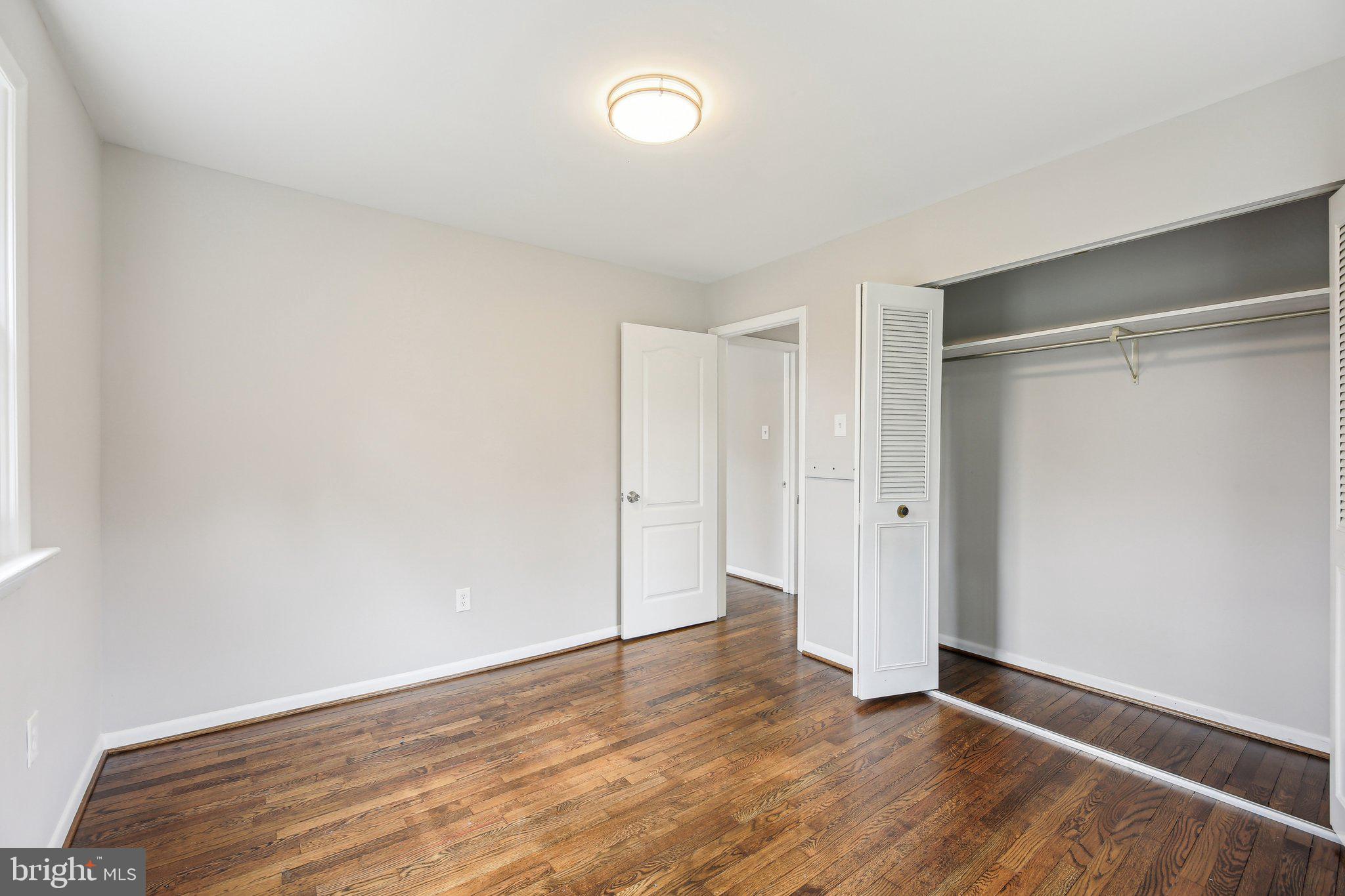 SKYLINE MANOR - Residential