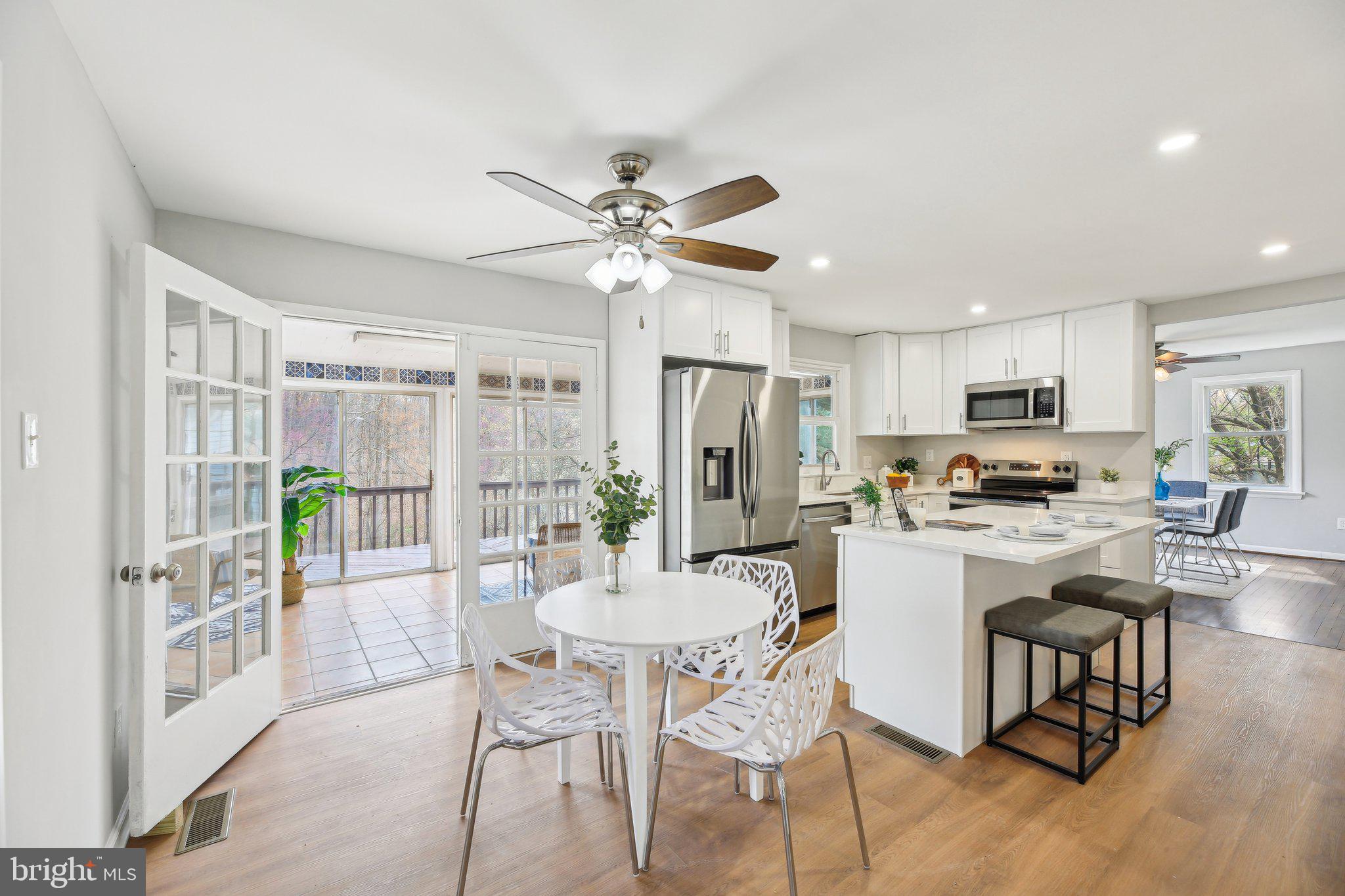 SKYLINE MANOR - Residential