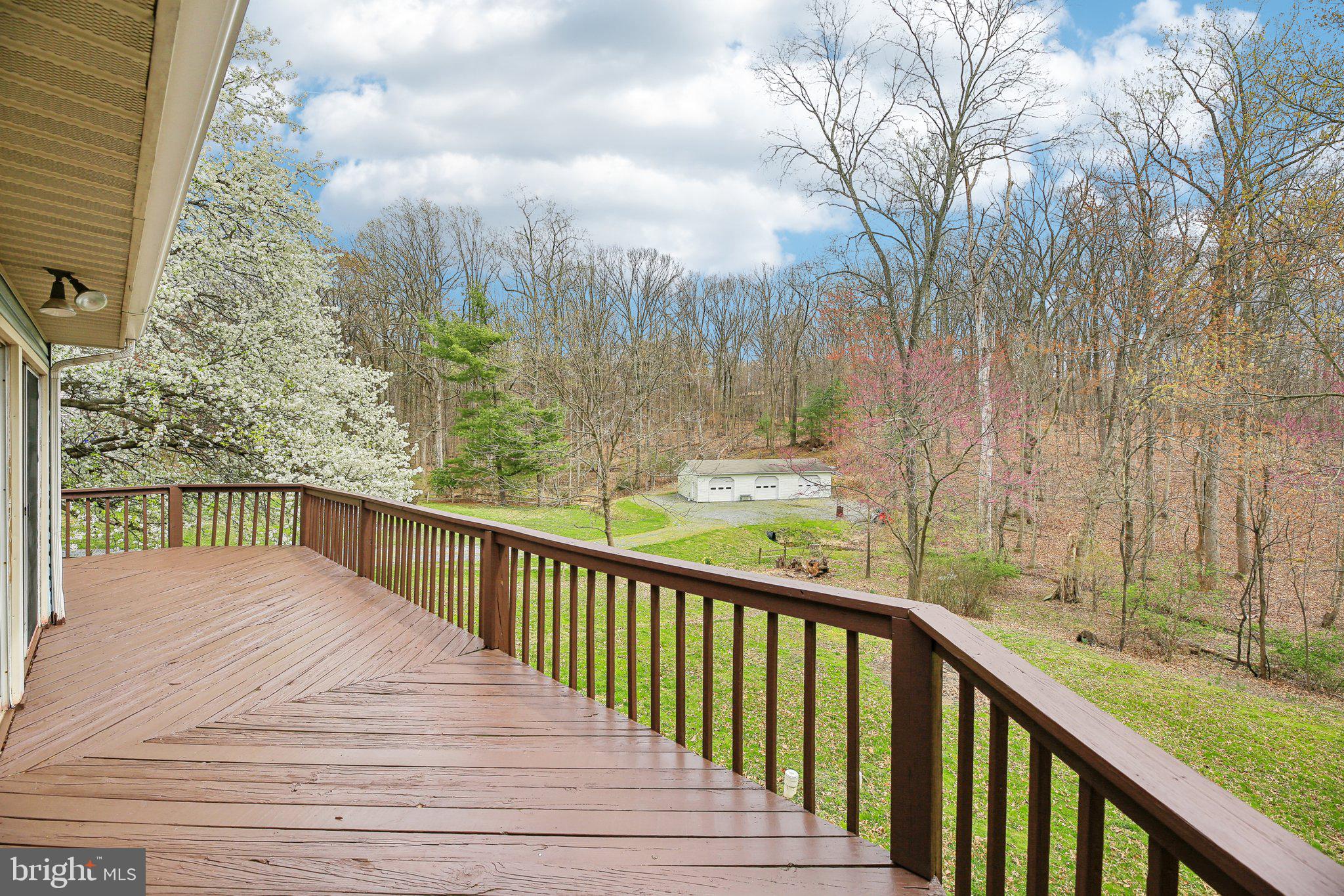 SKYLINE MANOR - Residential