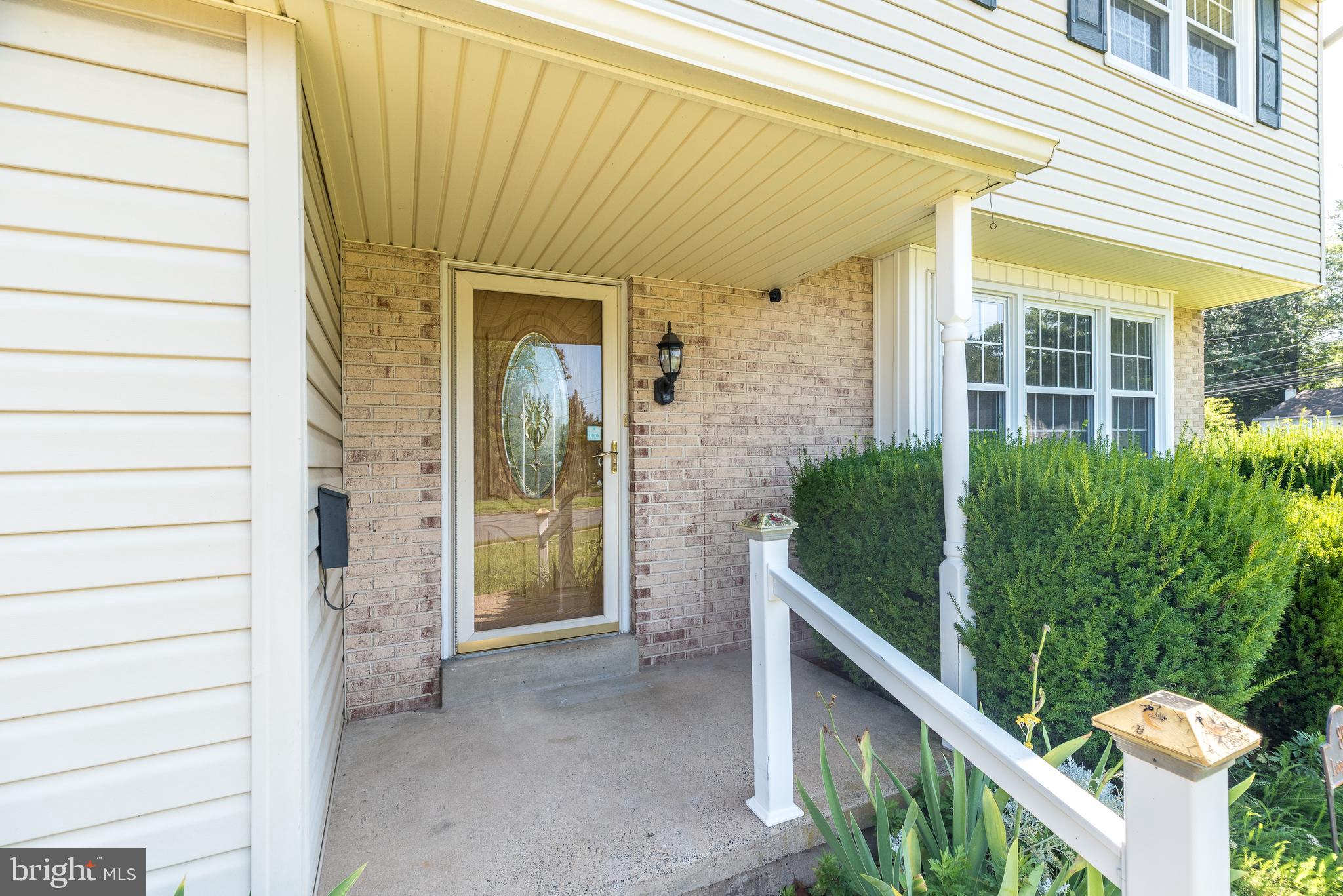 891 LOMBARDY DRIVE