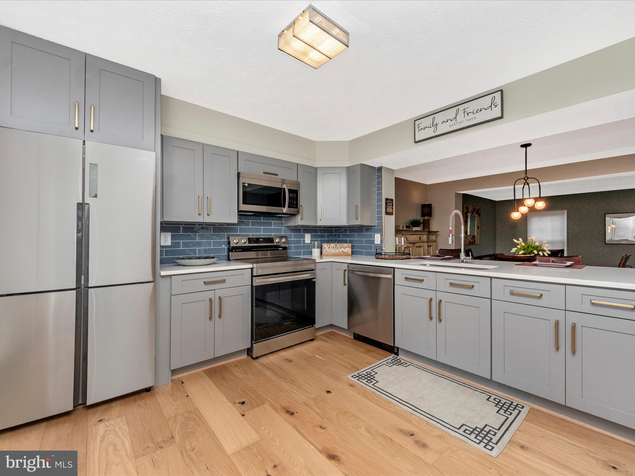 HOBBITS GLEN - Residential