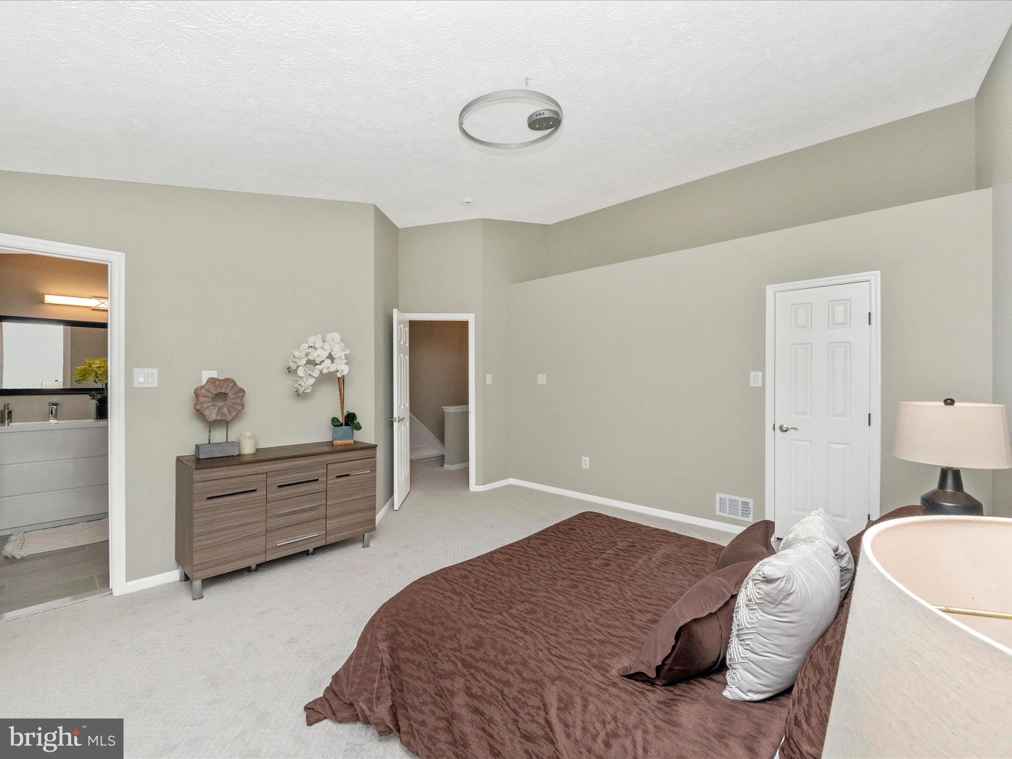 HOBBITS GLEN - Residential