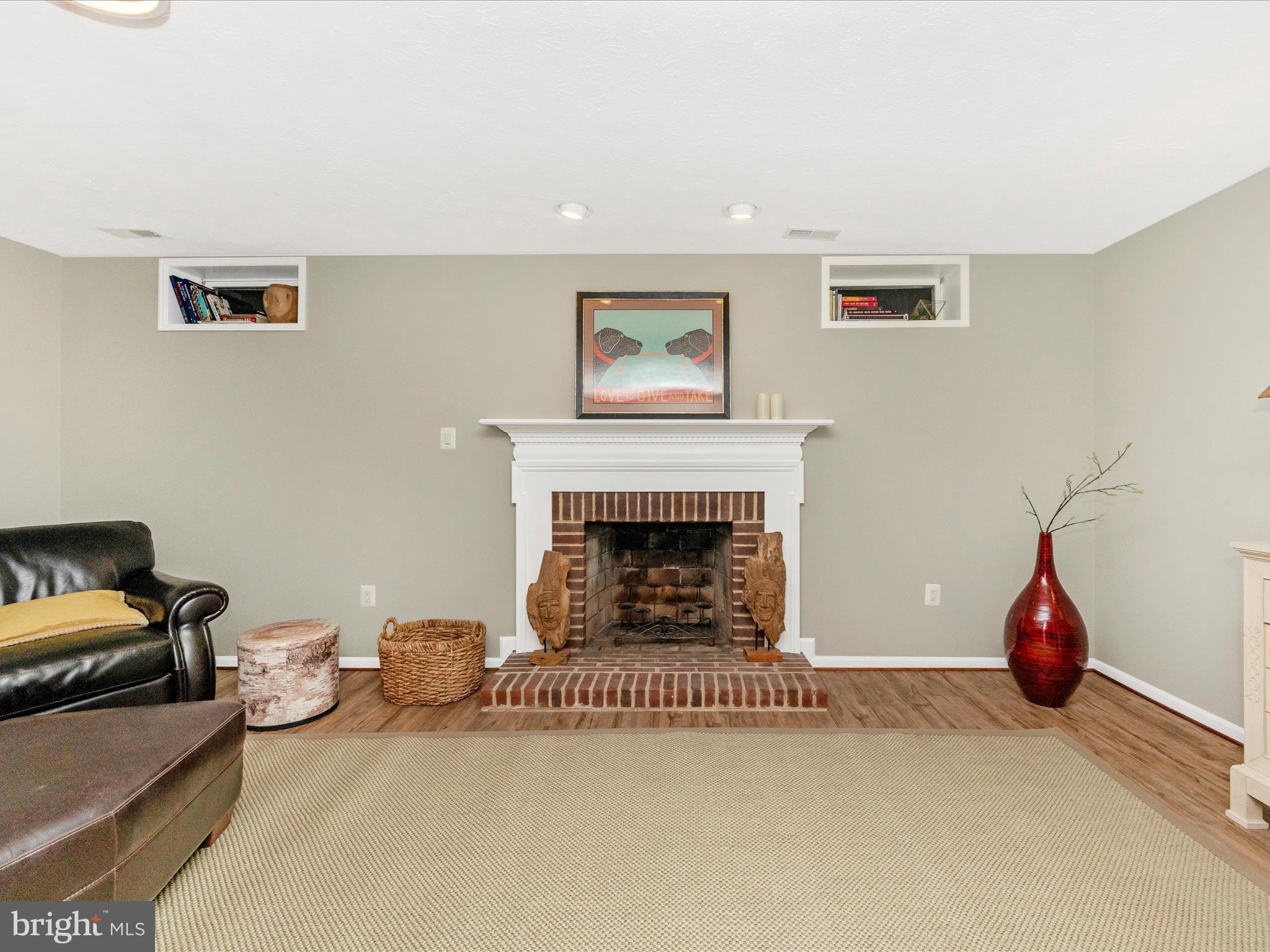 HOBBITS GLEN - Residential