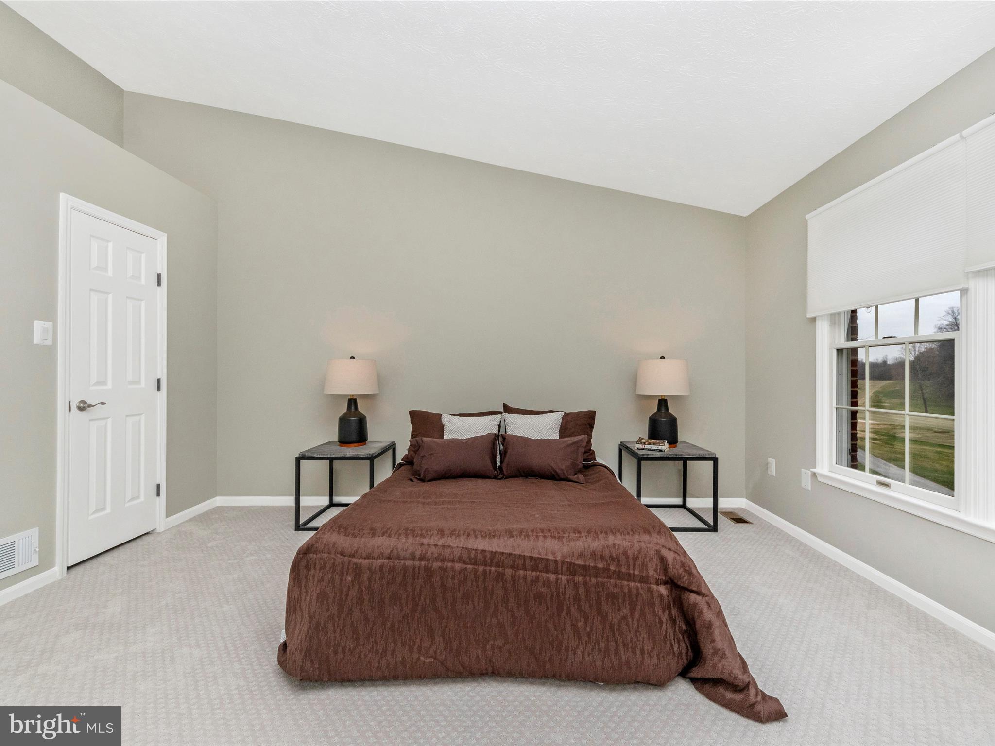 HOBBITS GLEN - Residential