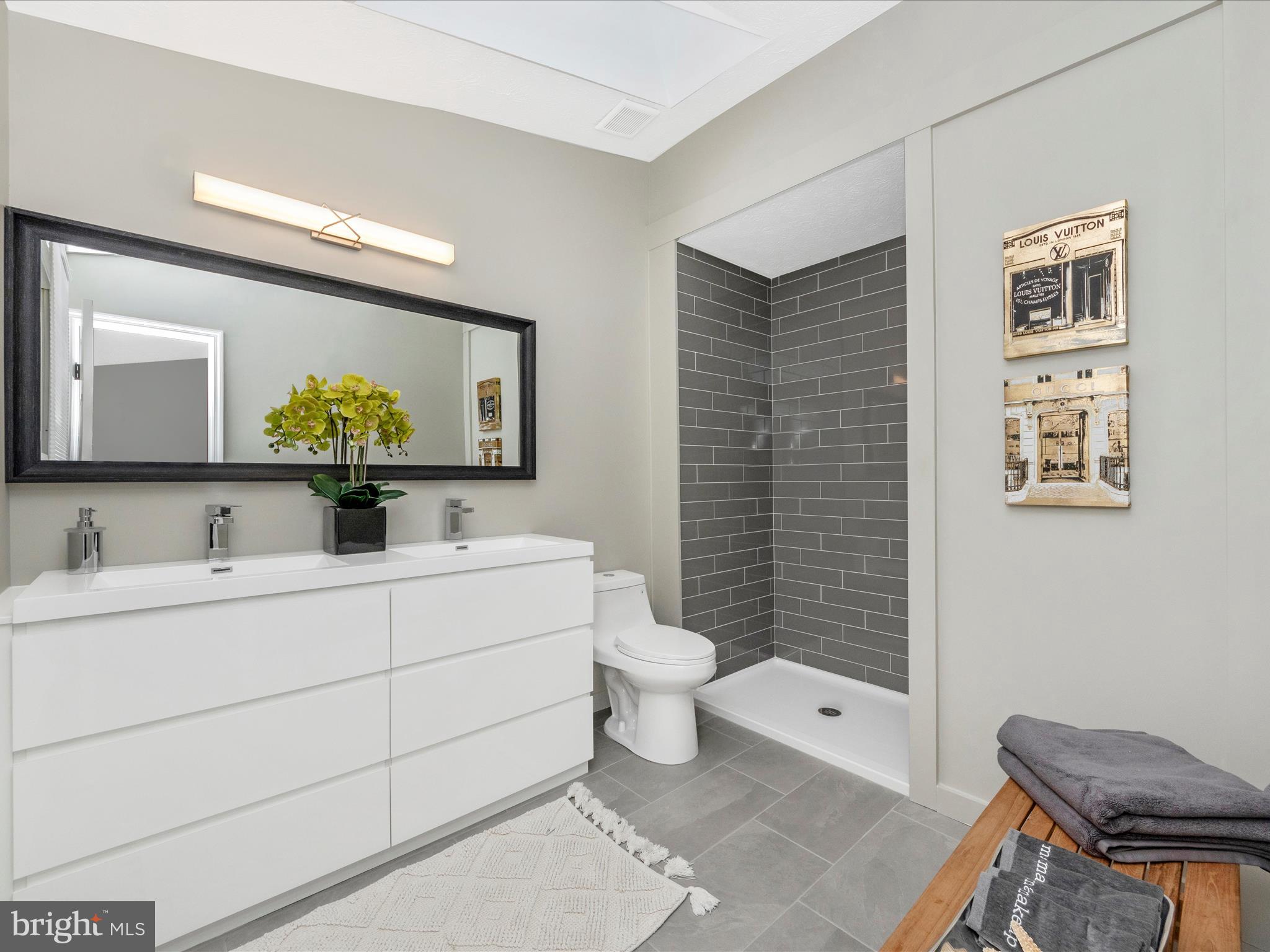 HOBBITS GLEN - Residential