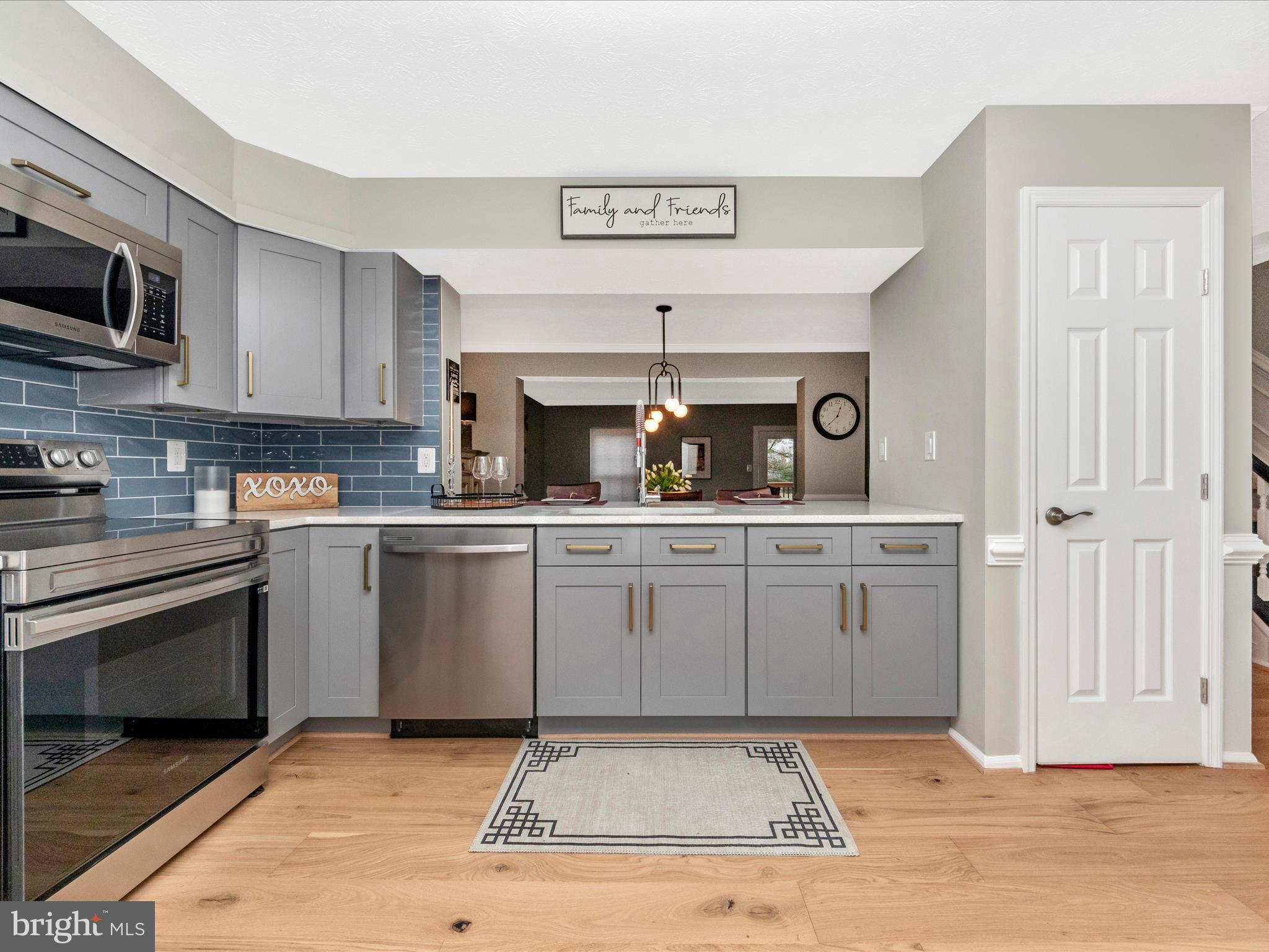 HOBBITS GLEN - Residential