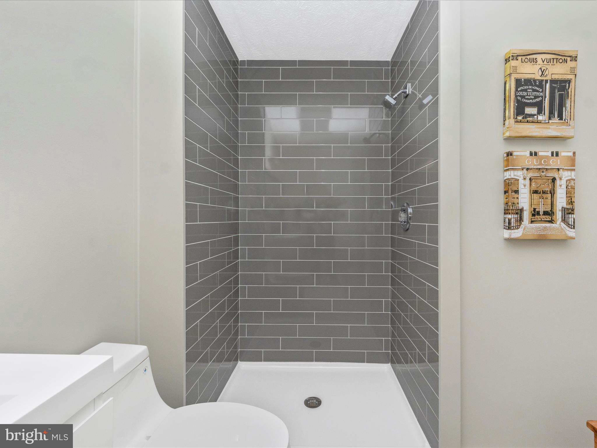 HOBBITS GLEN - Residential