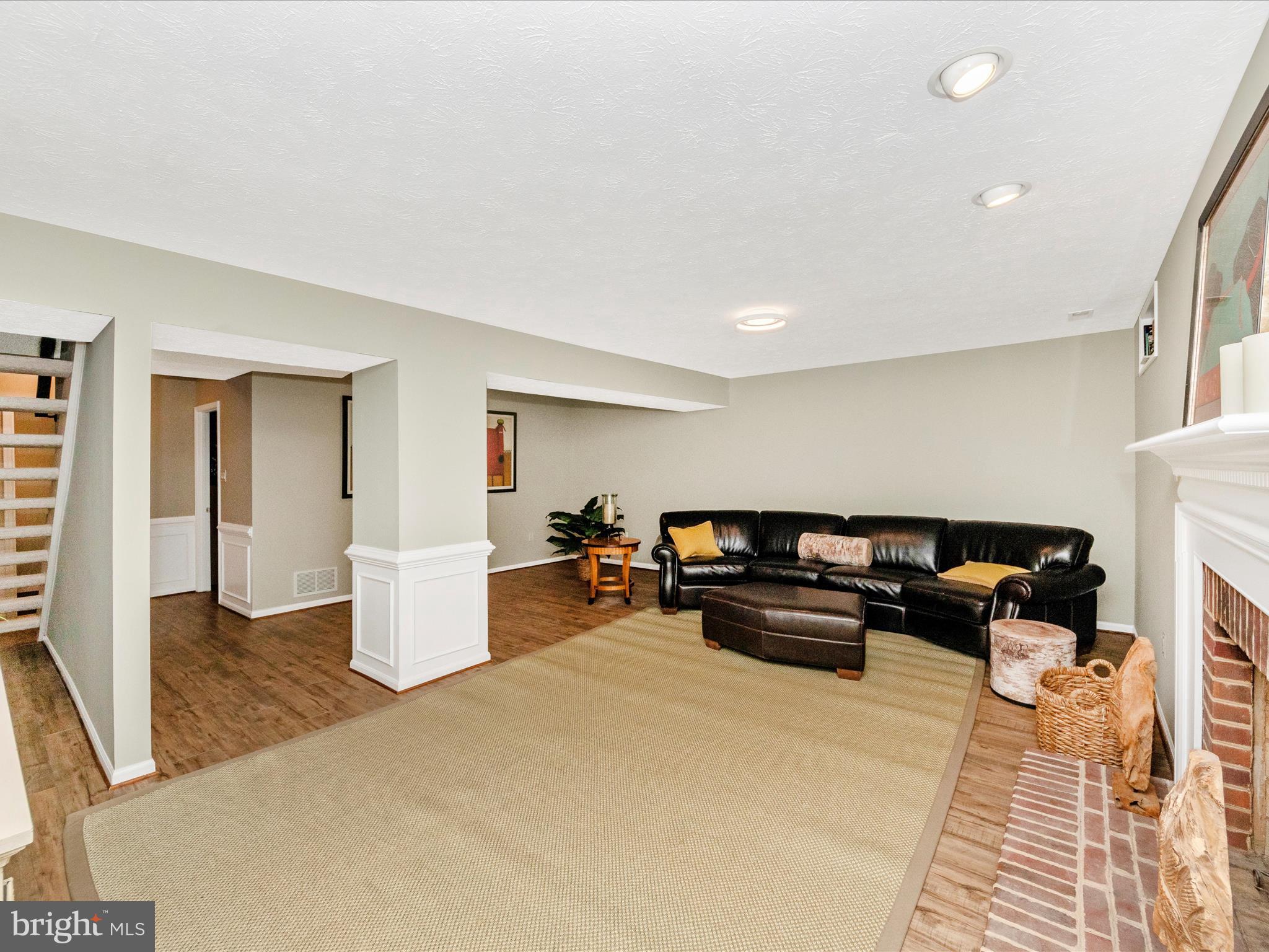 HOBBITS GLEN - Residential