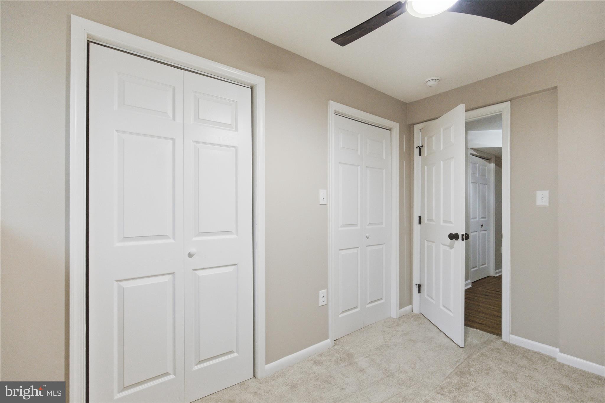 COUNTRY LAKES - Residential