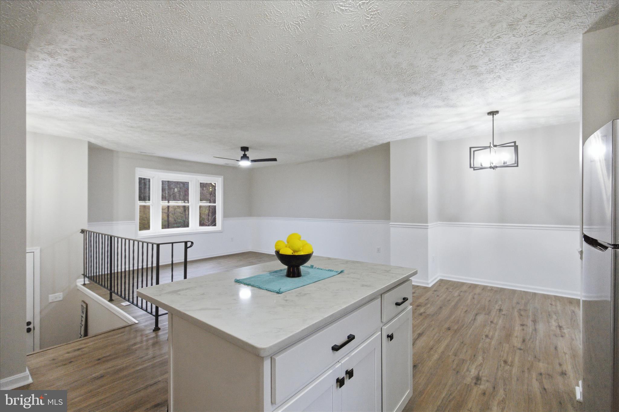 COUNTRY LAKES - Residential