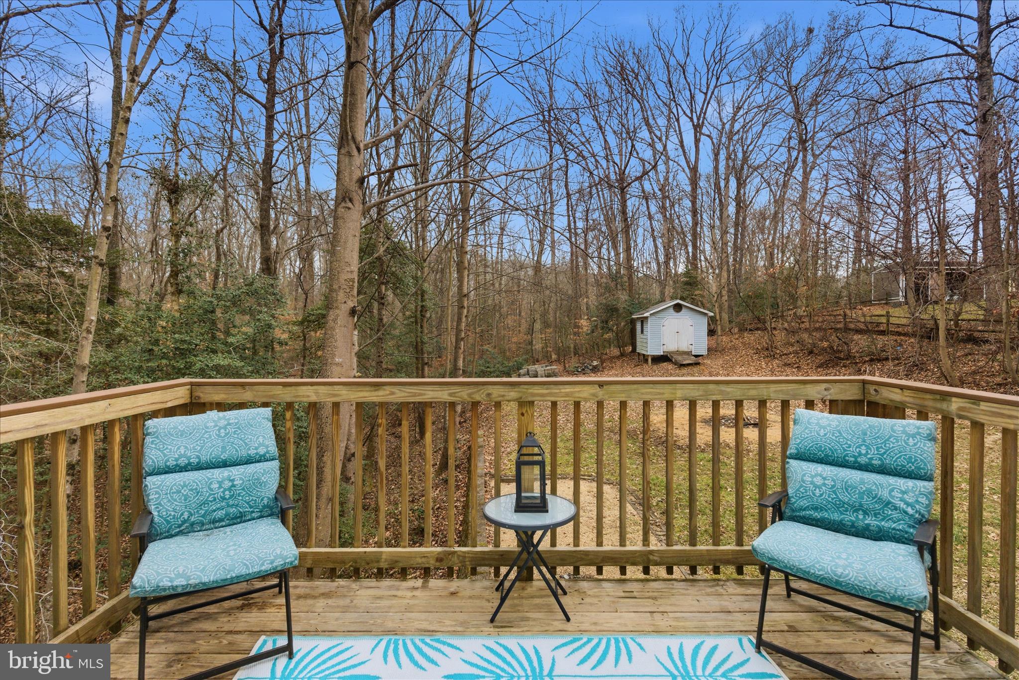 COUNTRY LAKES - Residential