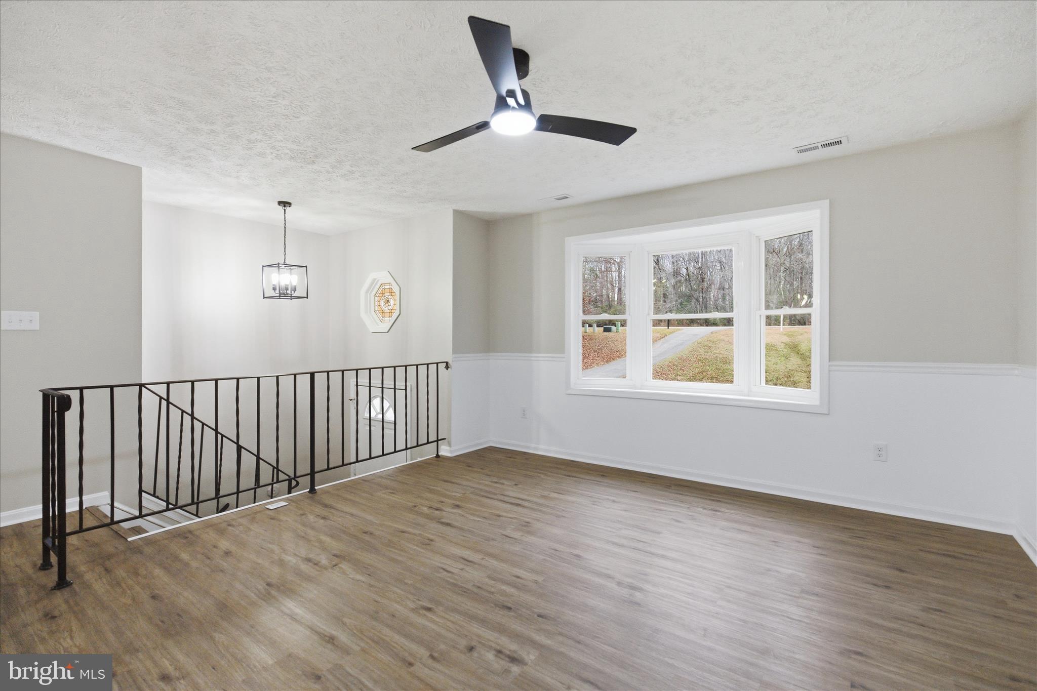 COUNTRY LAKES - Residential