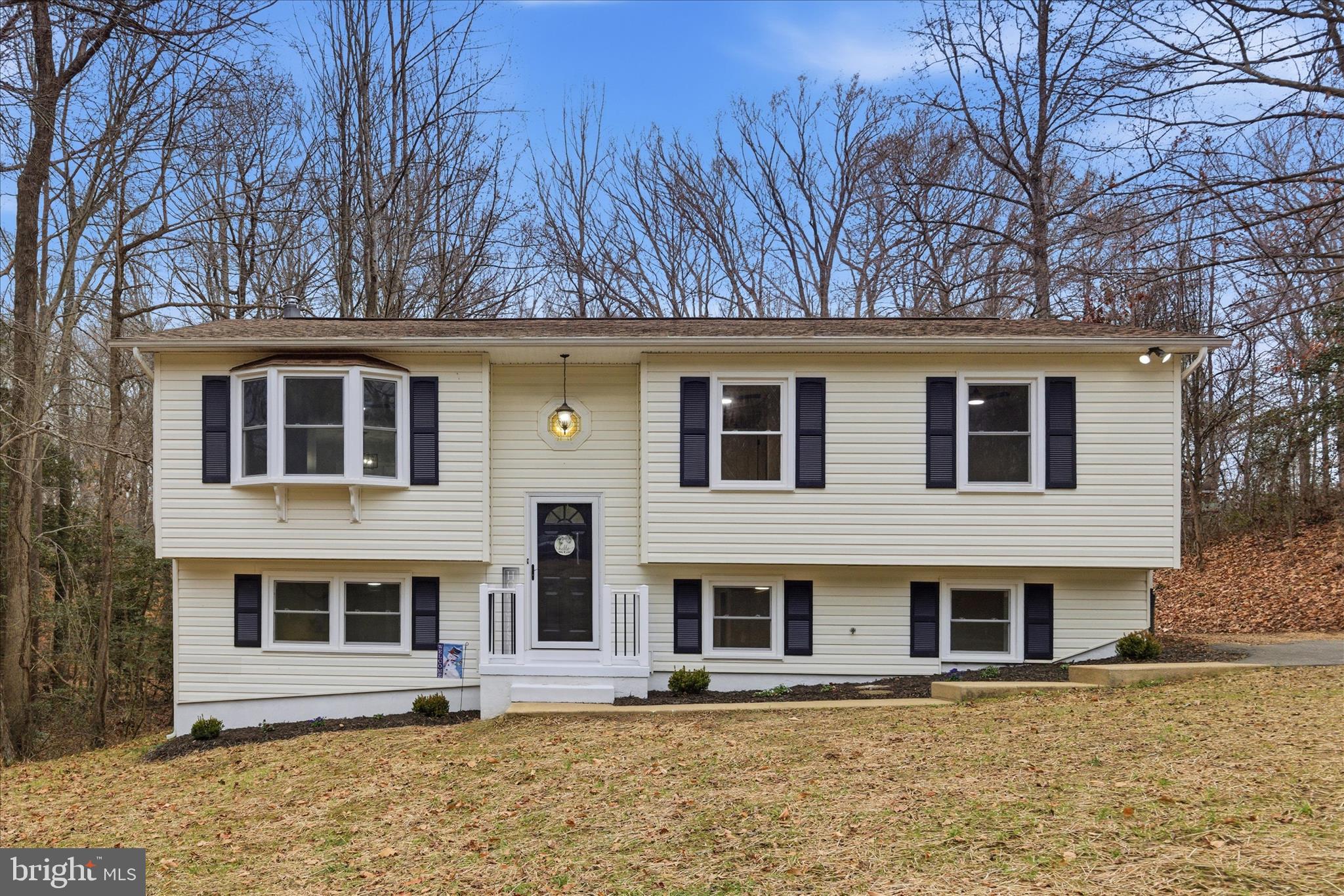 COUNTRY LAKES - Residential