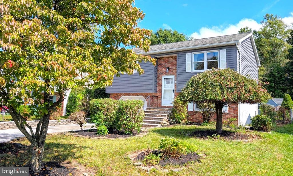 Photo of 54 Fawn Avenue, NEW OXFORD, PA 17350 (MLS # PAAD2025930)