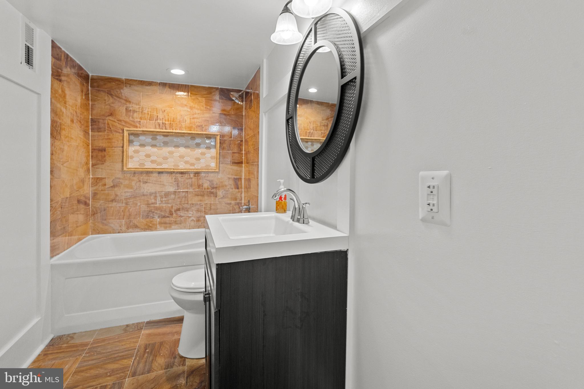 GARDENVILLE - Residential