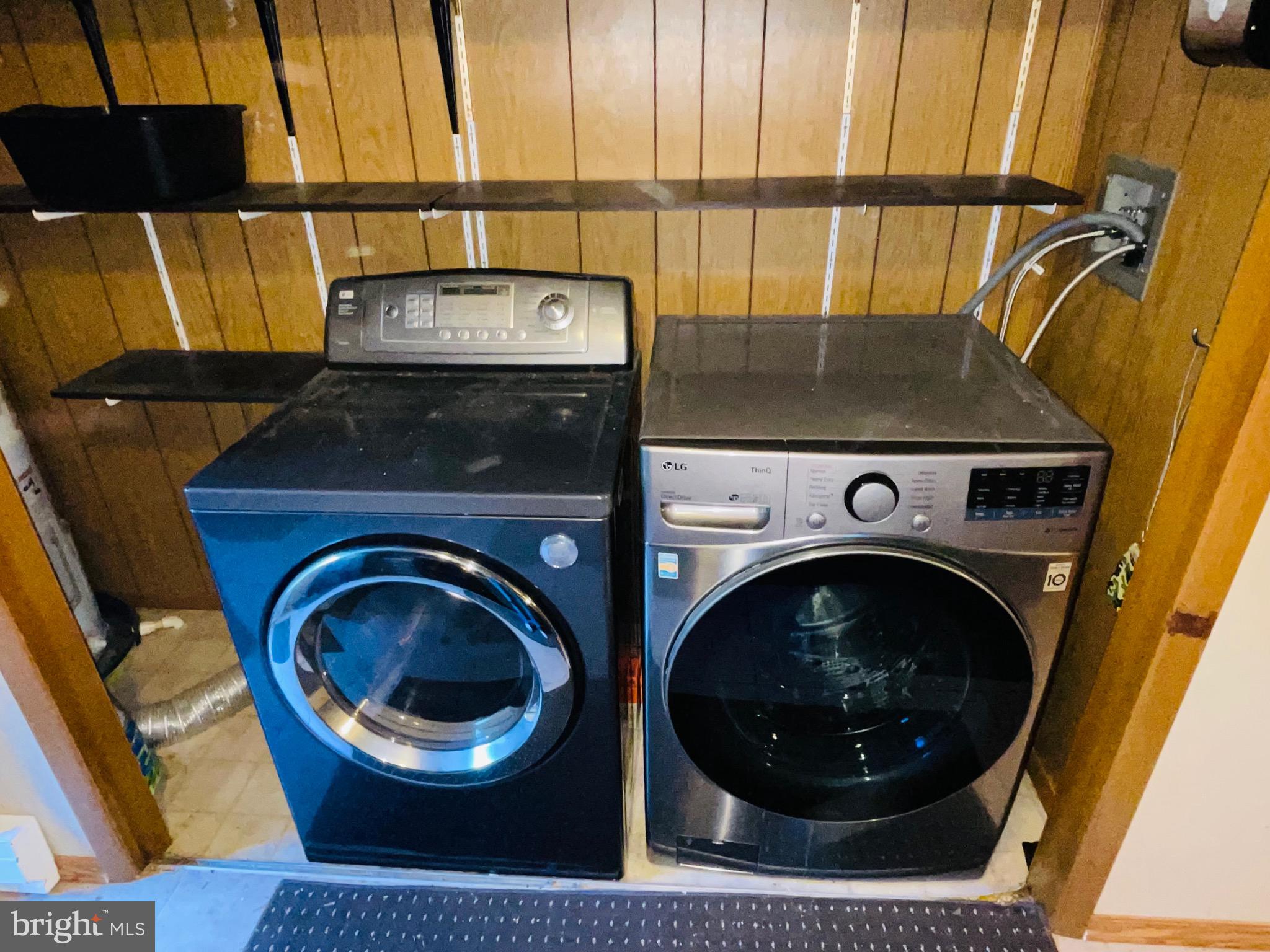 WALNUT GROVE - Residential