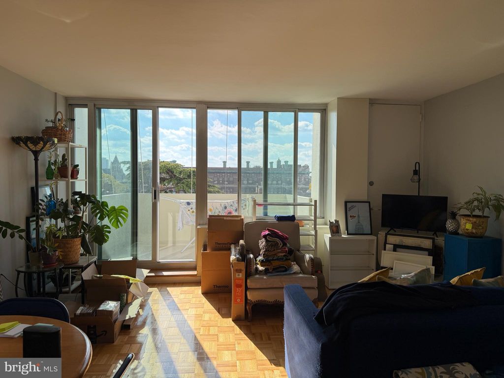 Photo of 604 - 36 S Washington Square #509, PHILADELPHIA, PA 19106 (MLS # PAPH2558098)