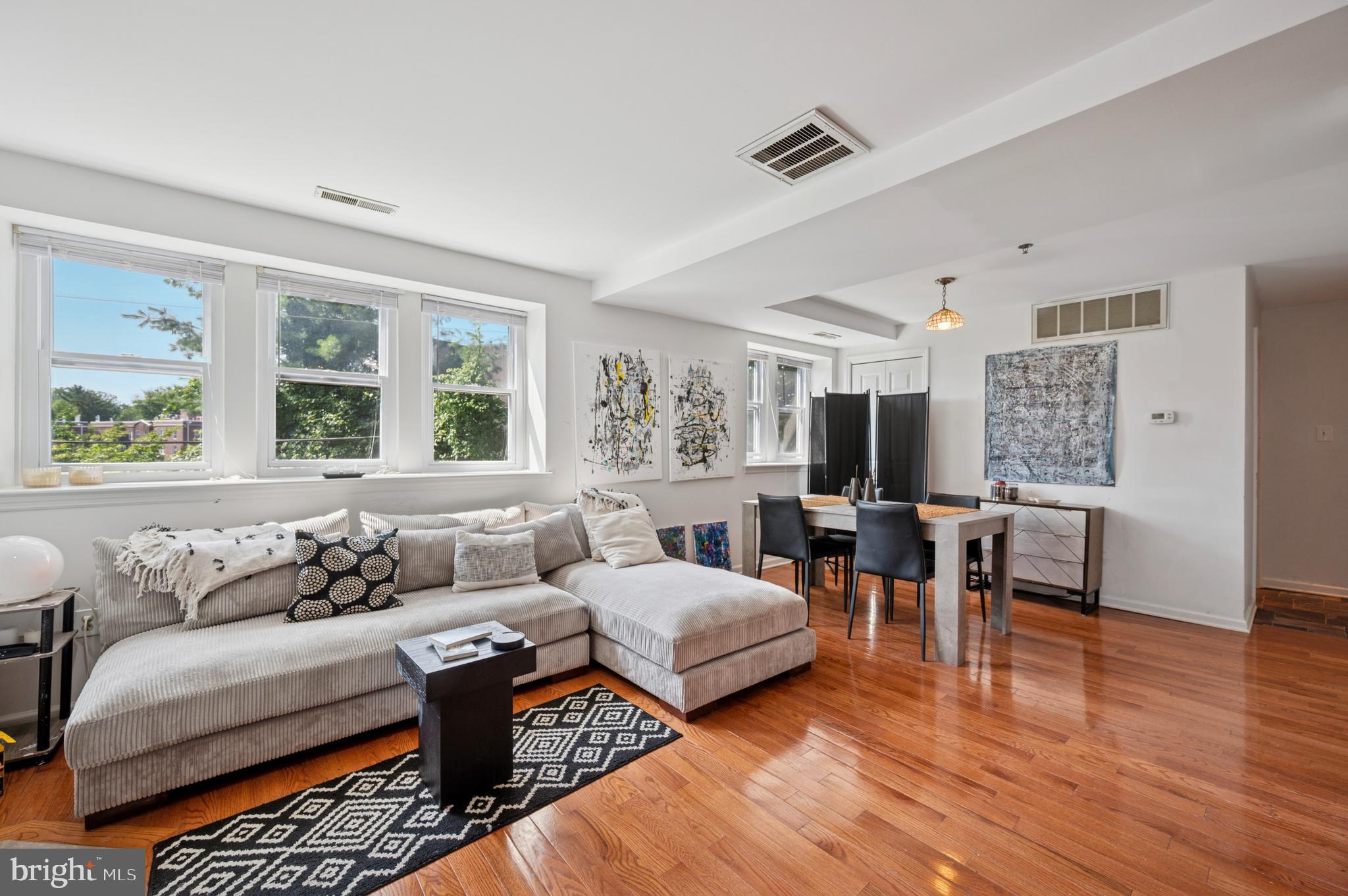 237 W MONTGOMERY AVE 1Q