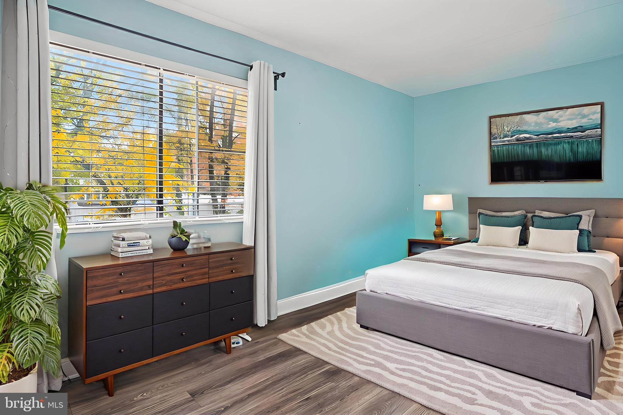 WOODLAND BEACH - Residential