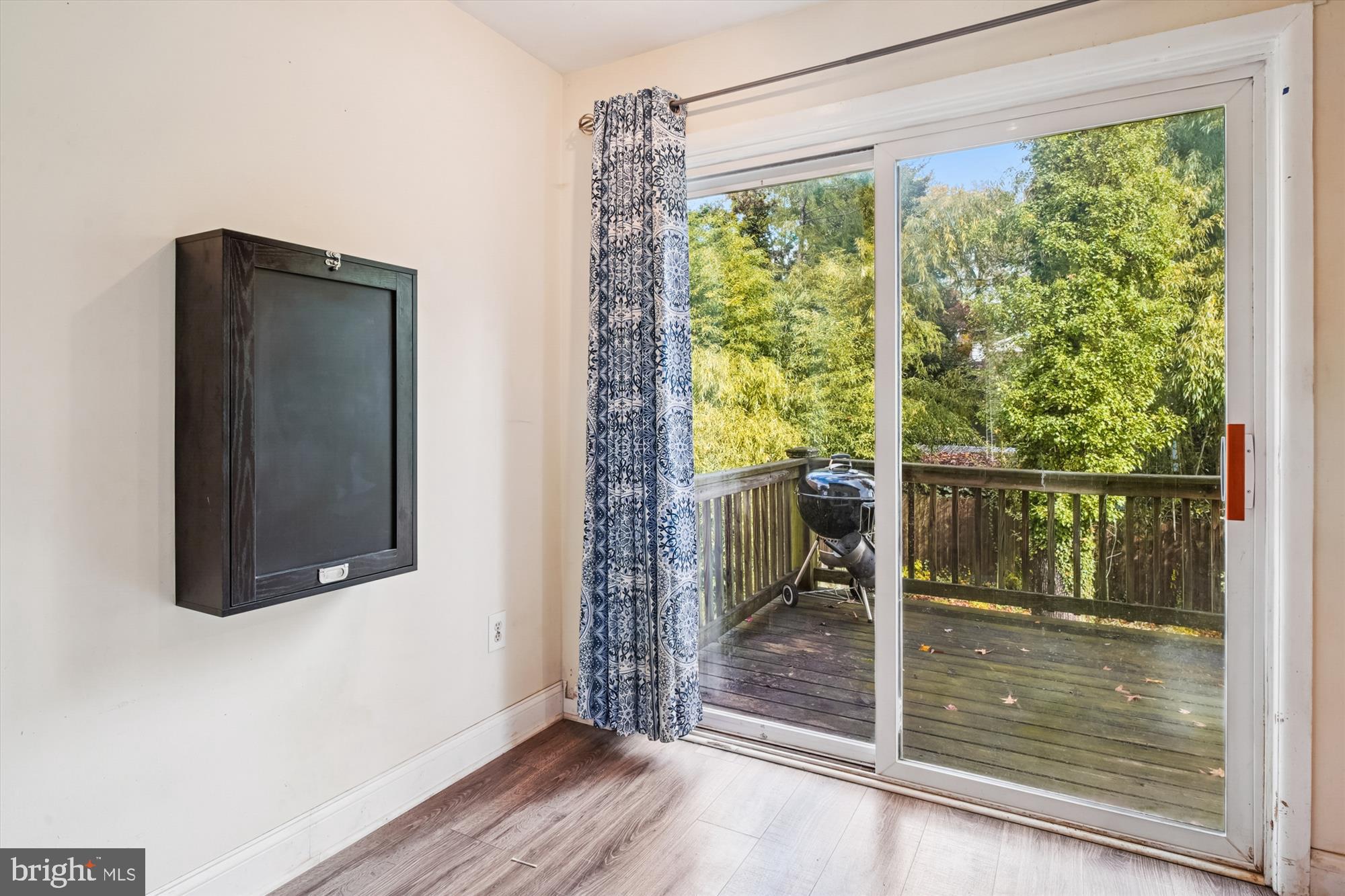 WOODLAND BEACH - Residential