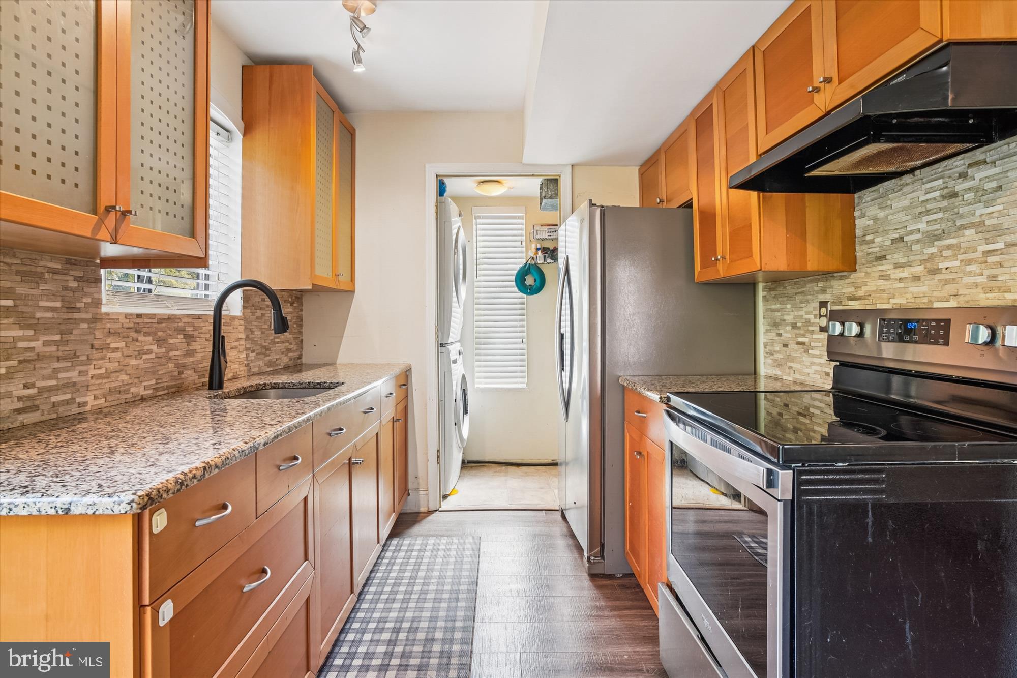 WOODLAND BEACH - Residential