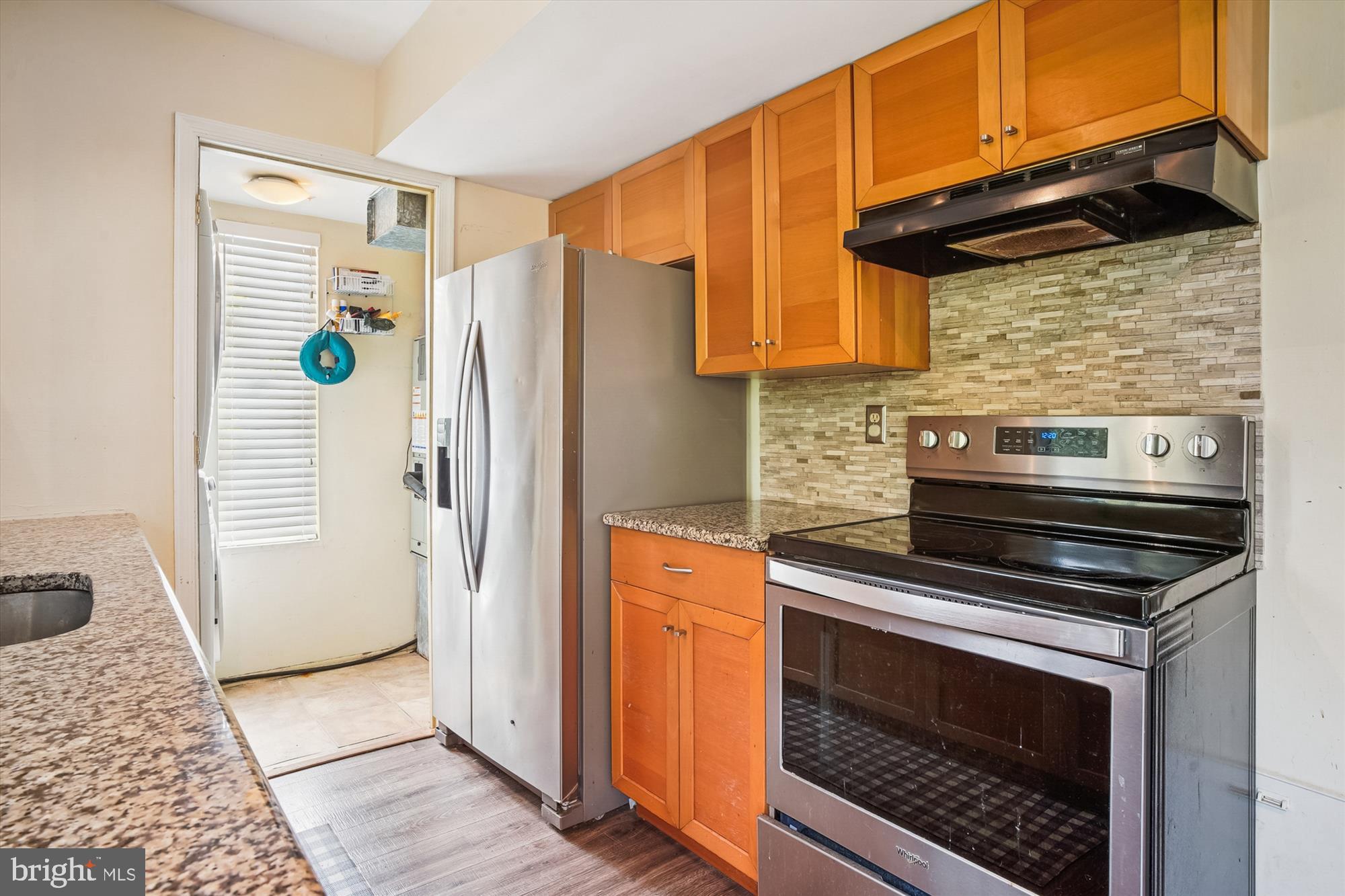 WOODLAND BEACH - Residential