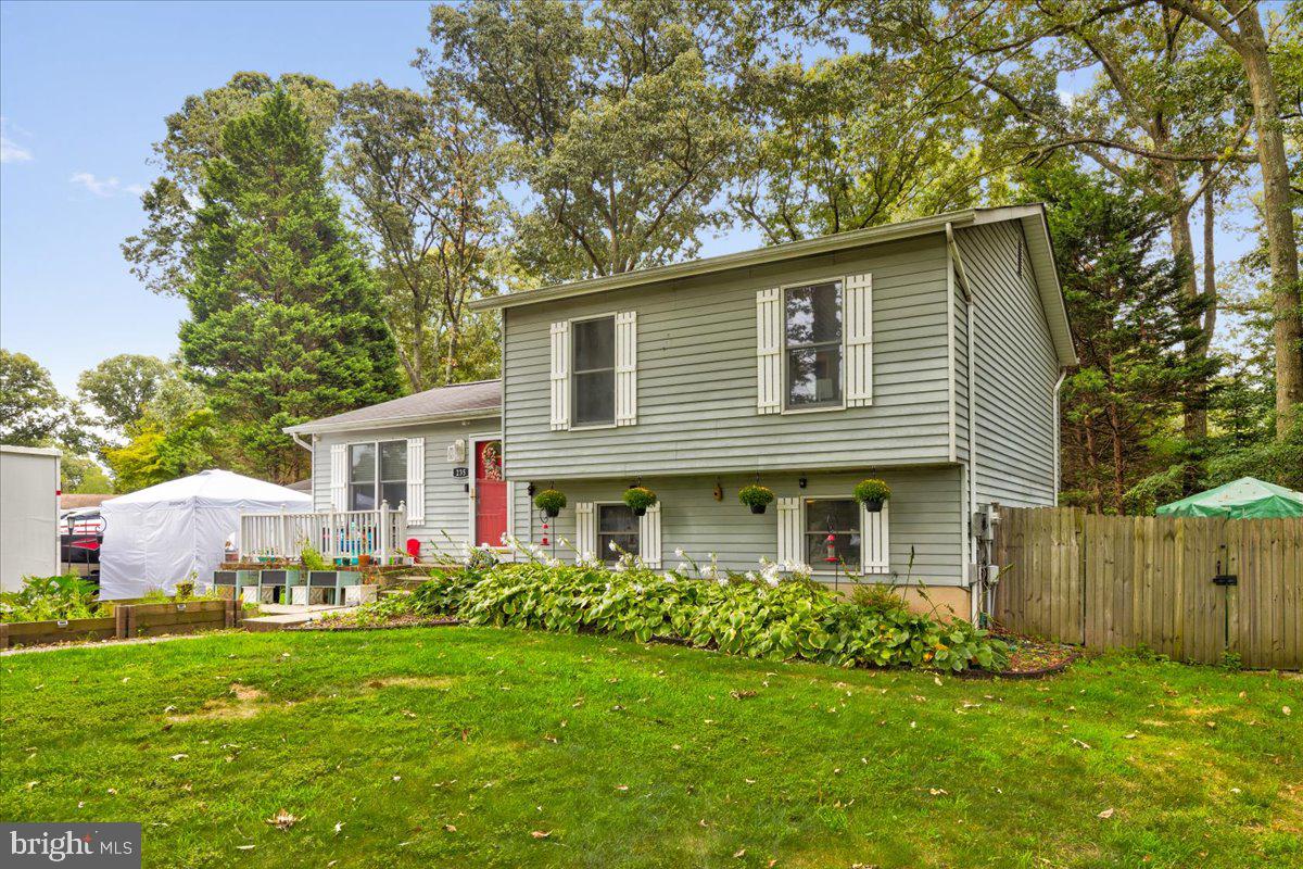 OAK HOLLOW - Residential