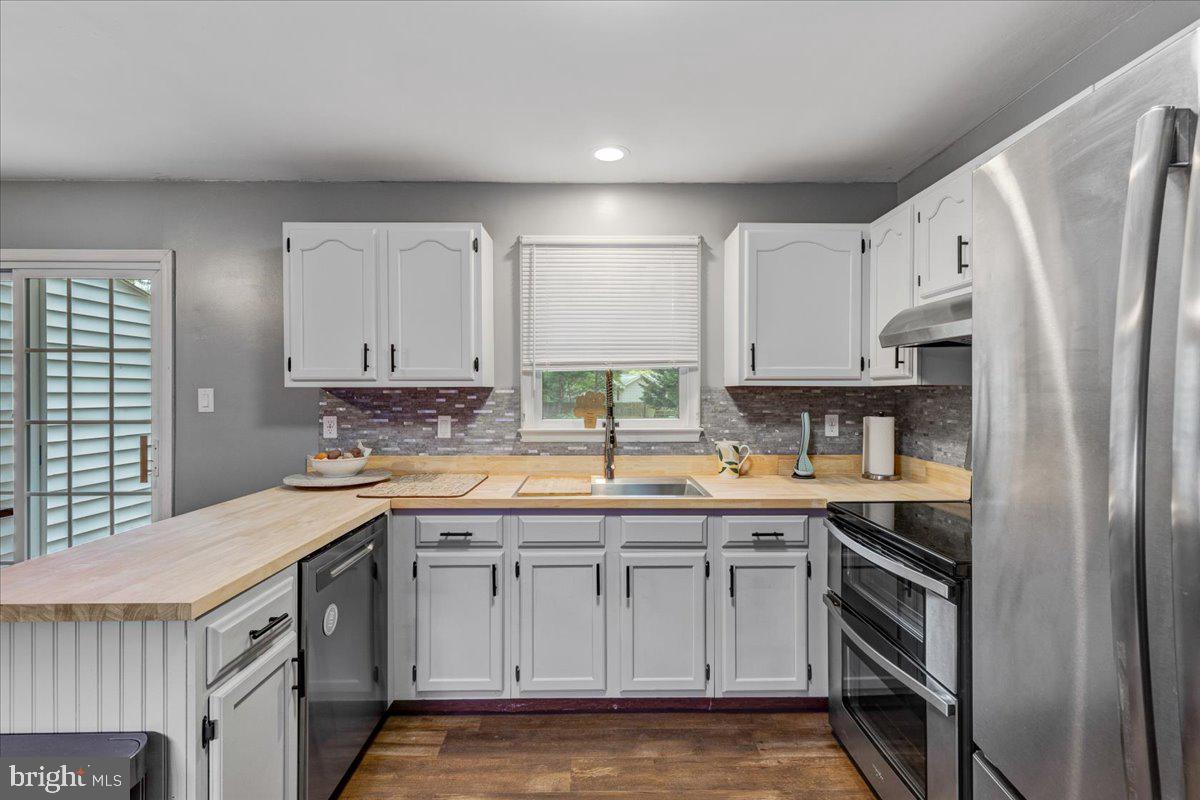 OAK HOLLOW - Residential