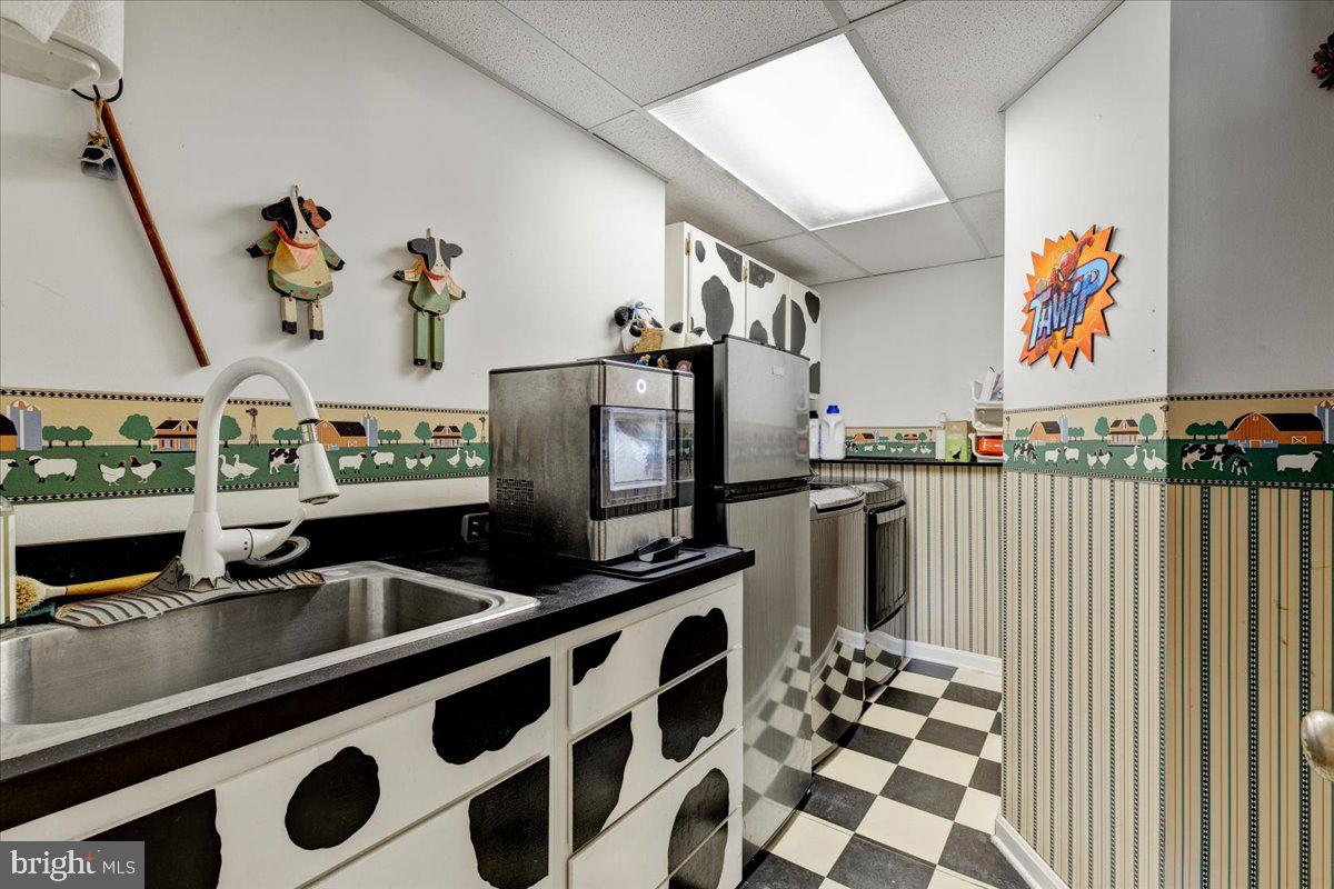 OAK HOLLOW - Residential