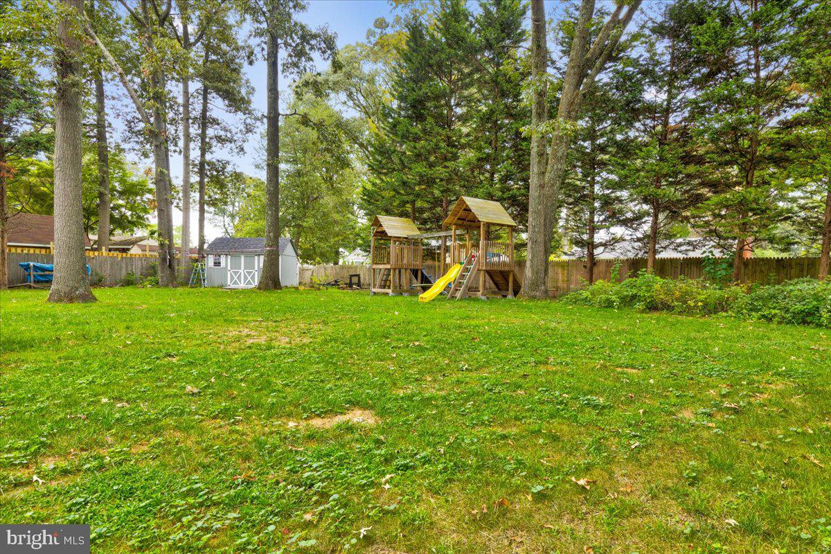 OAK HOLLOW - Residential