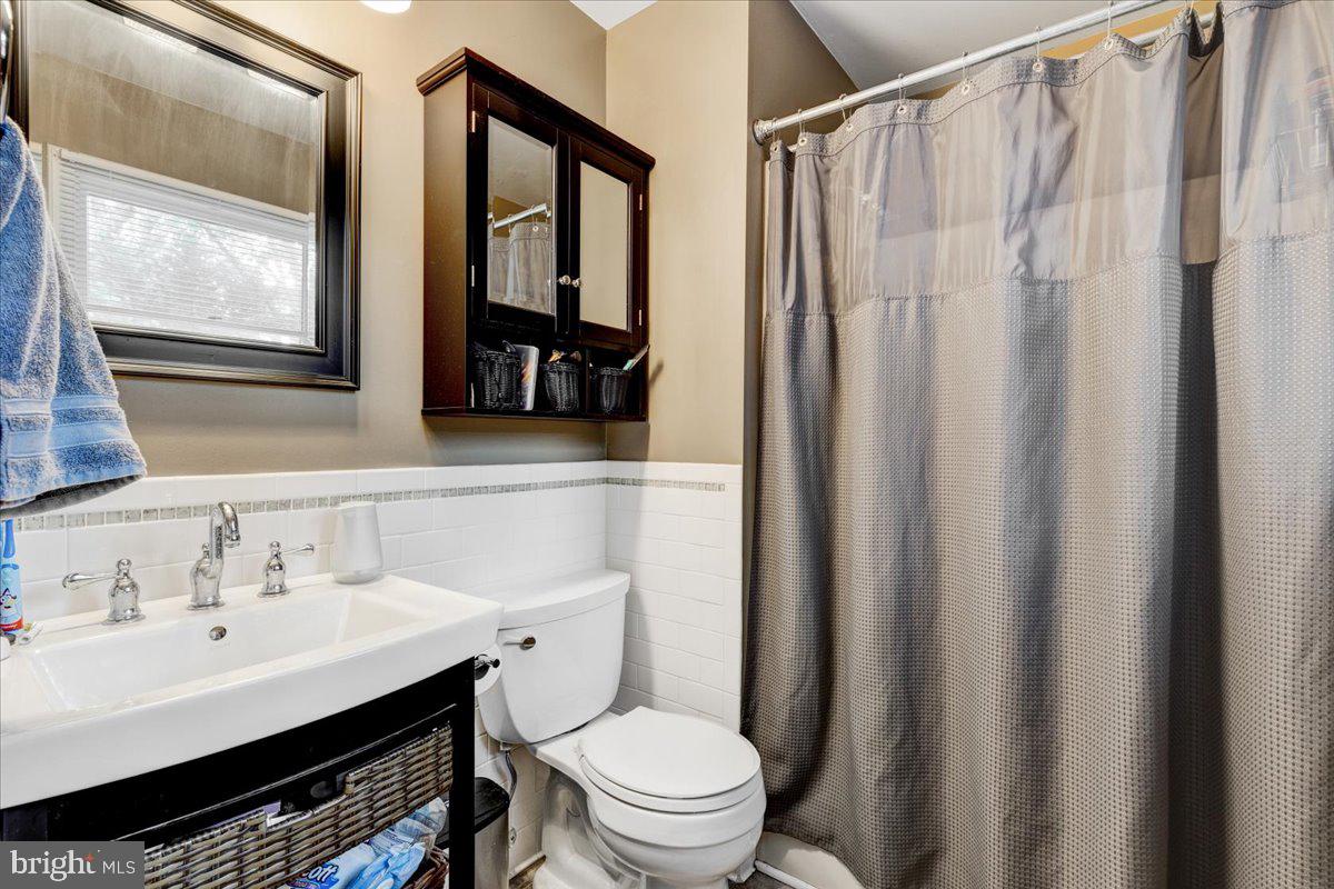 OAK HOLLOW - Residential