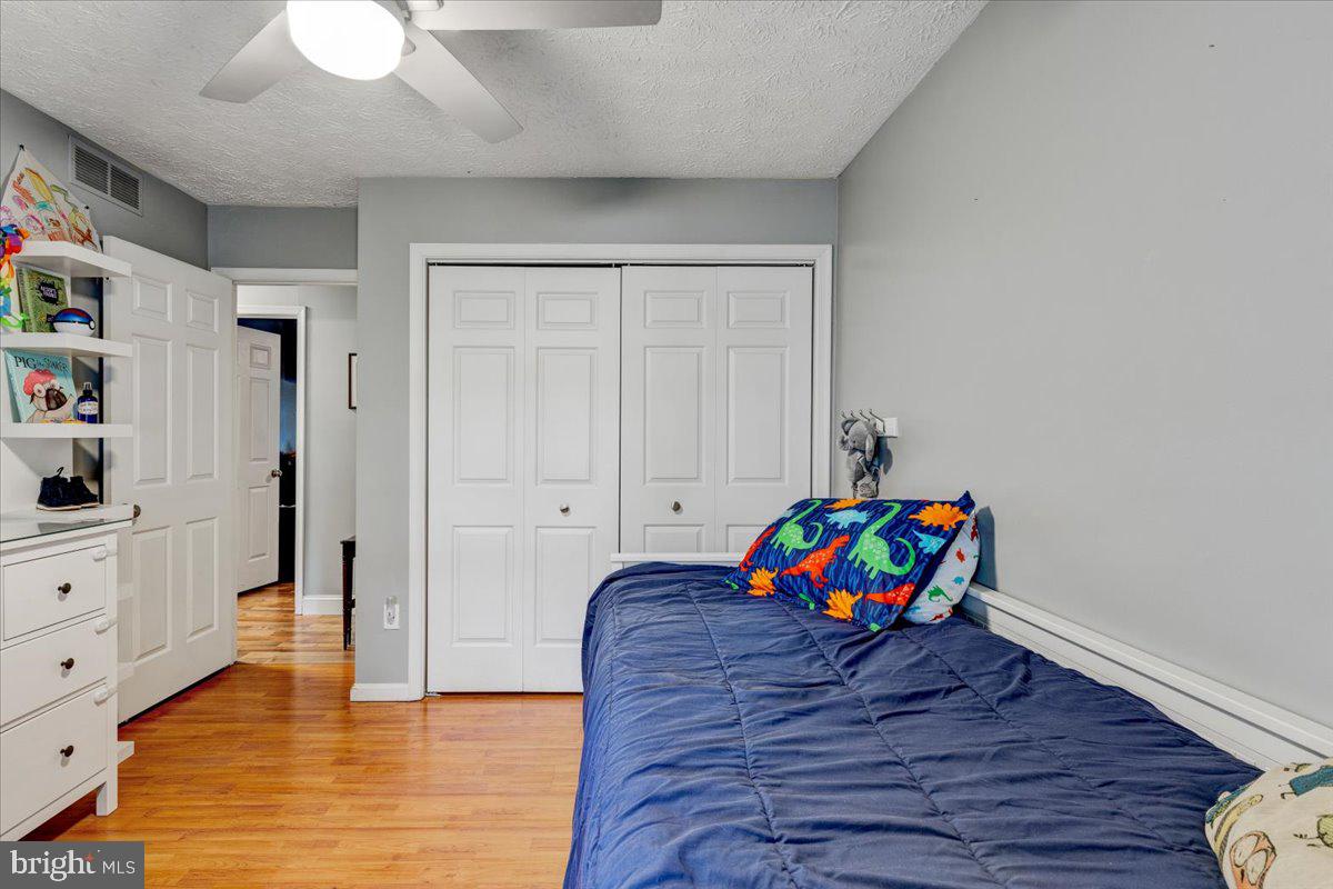 OAK HOLLOW - Residential