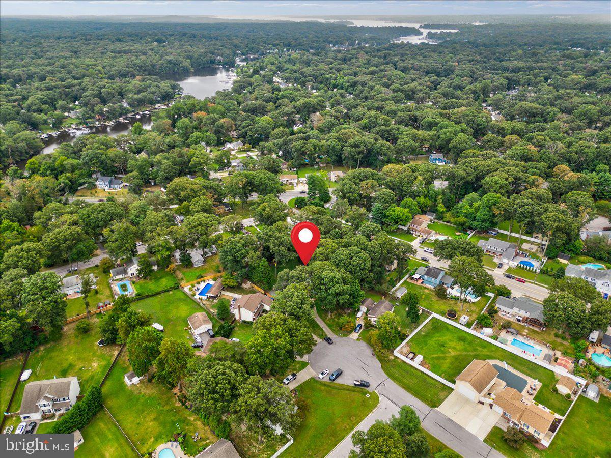 OAK HOLLOW - Residential