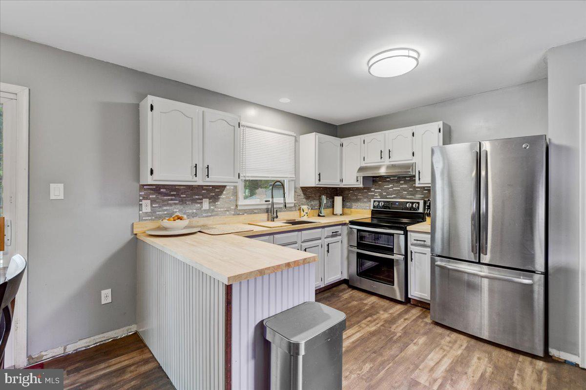 OAK HOLLOW - Residential