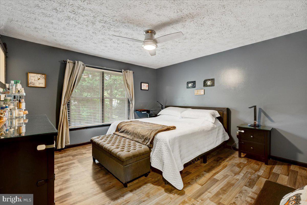 OAK HOLLOW - Residential