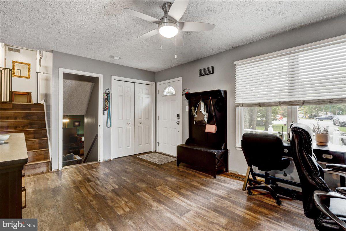 OAK HOLLOW - Residential