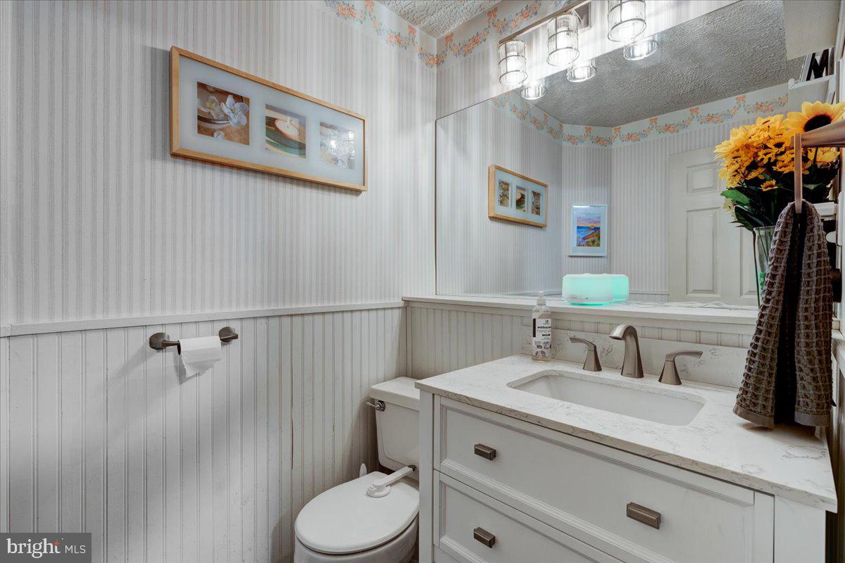 OAK HOLLOW - Residential