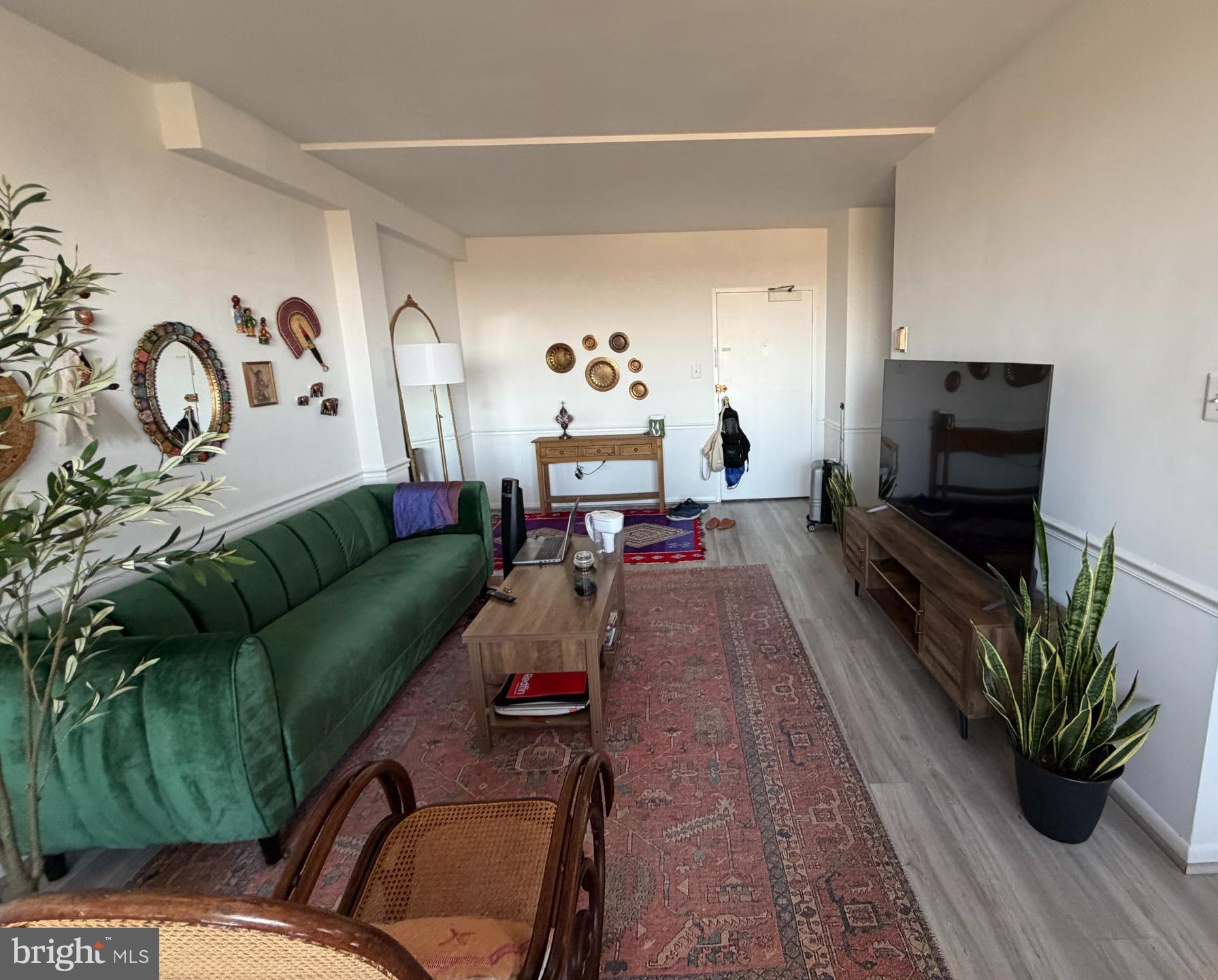 4390 LORCOM LANE 805