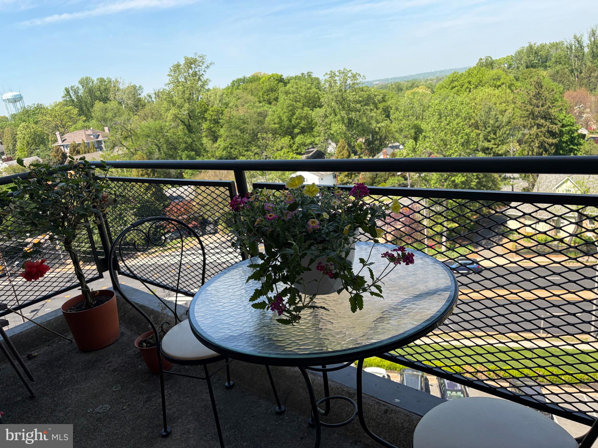 4390 LORCOM LANE 805