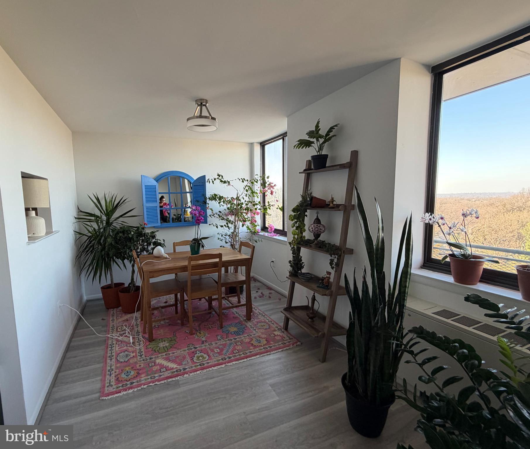 4390 LORCOM LANE 805