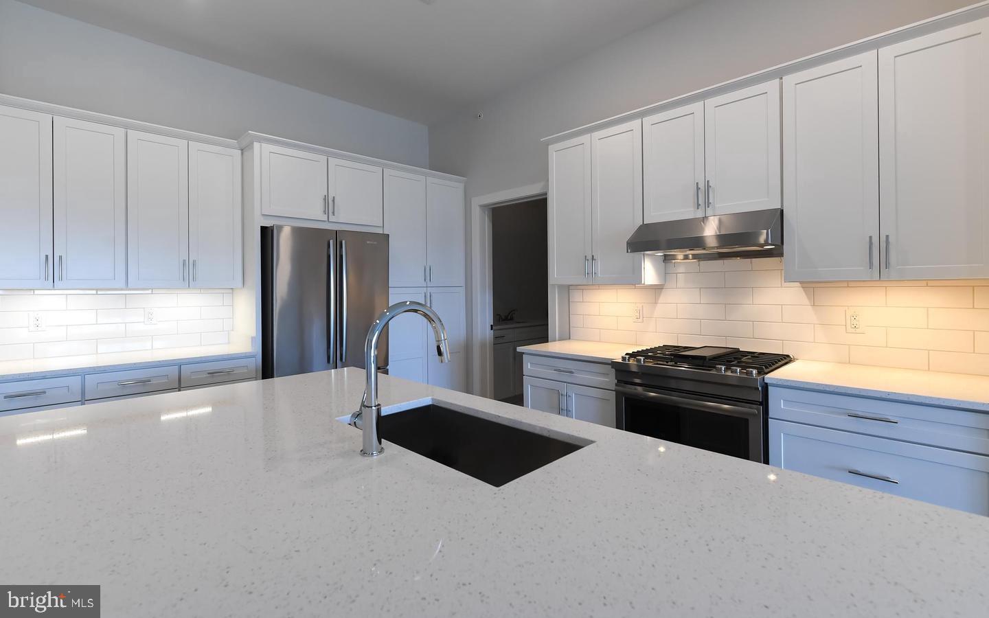 ONE LOUDOUN - Residential Lease