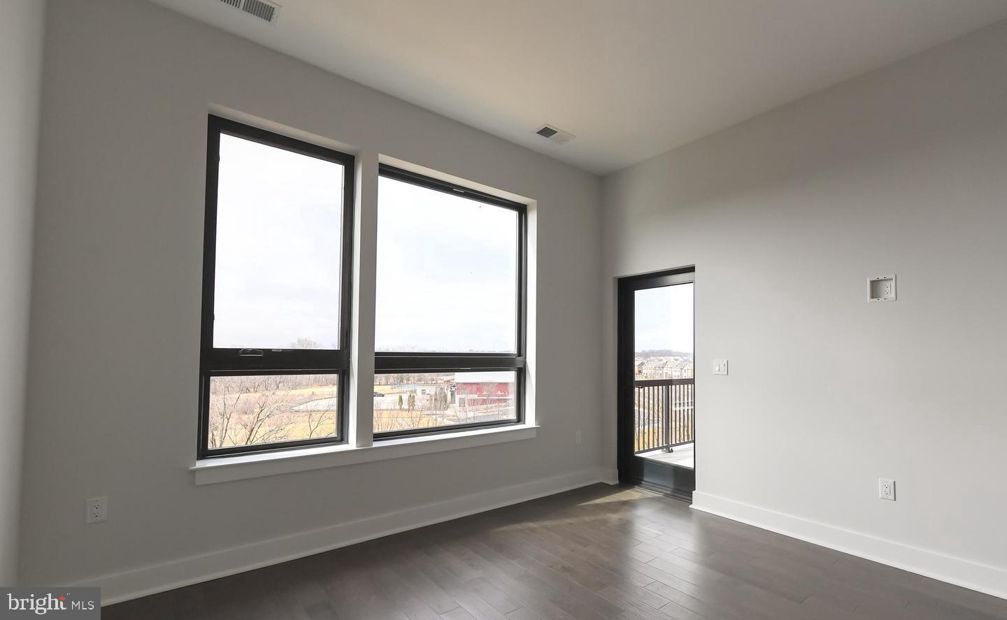 ONE LOUDOUN - Residential Lease