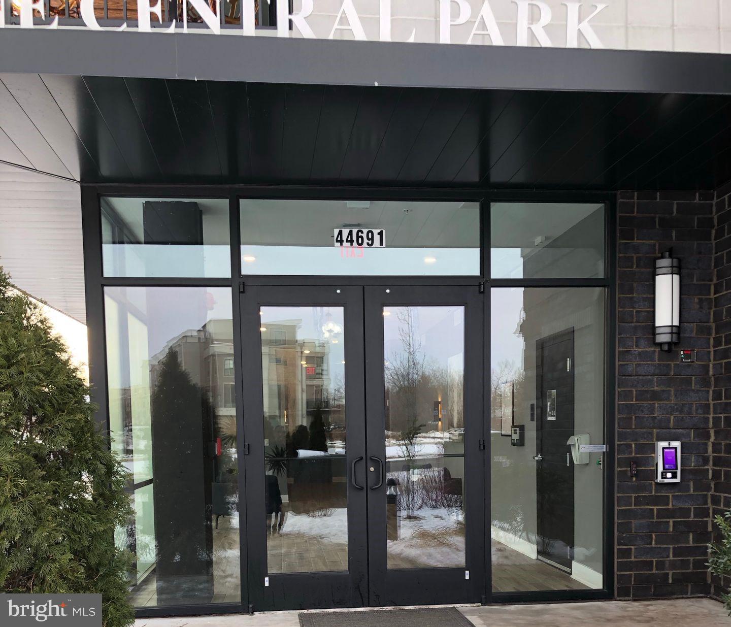 ONE LOUDOUN - Residential Lease