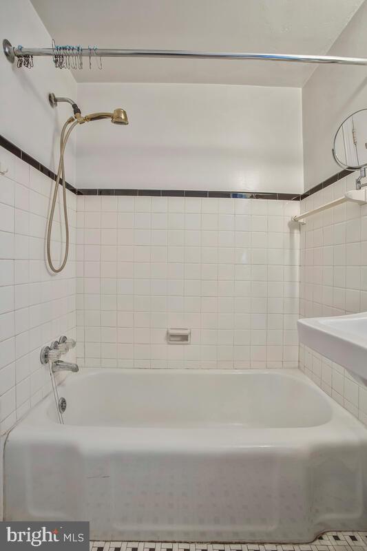 HOLLYWOOD - Residential