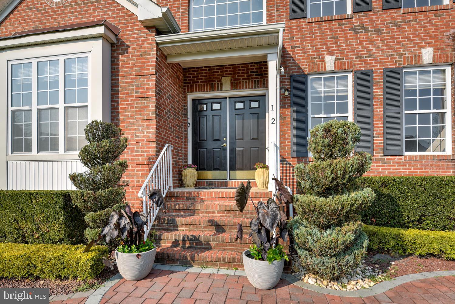 12 ELLIS COURT