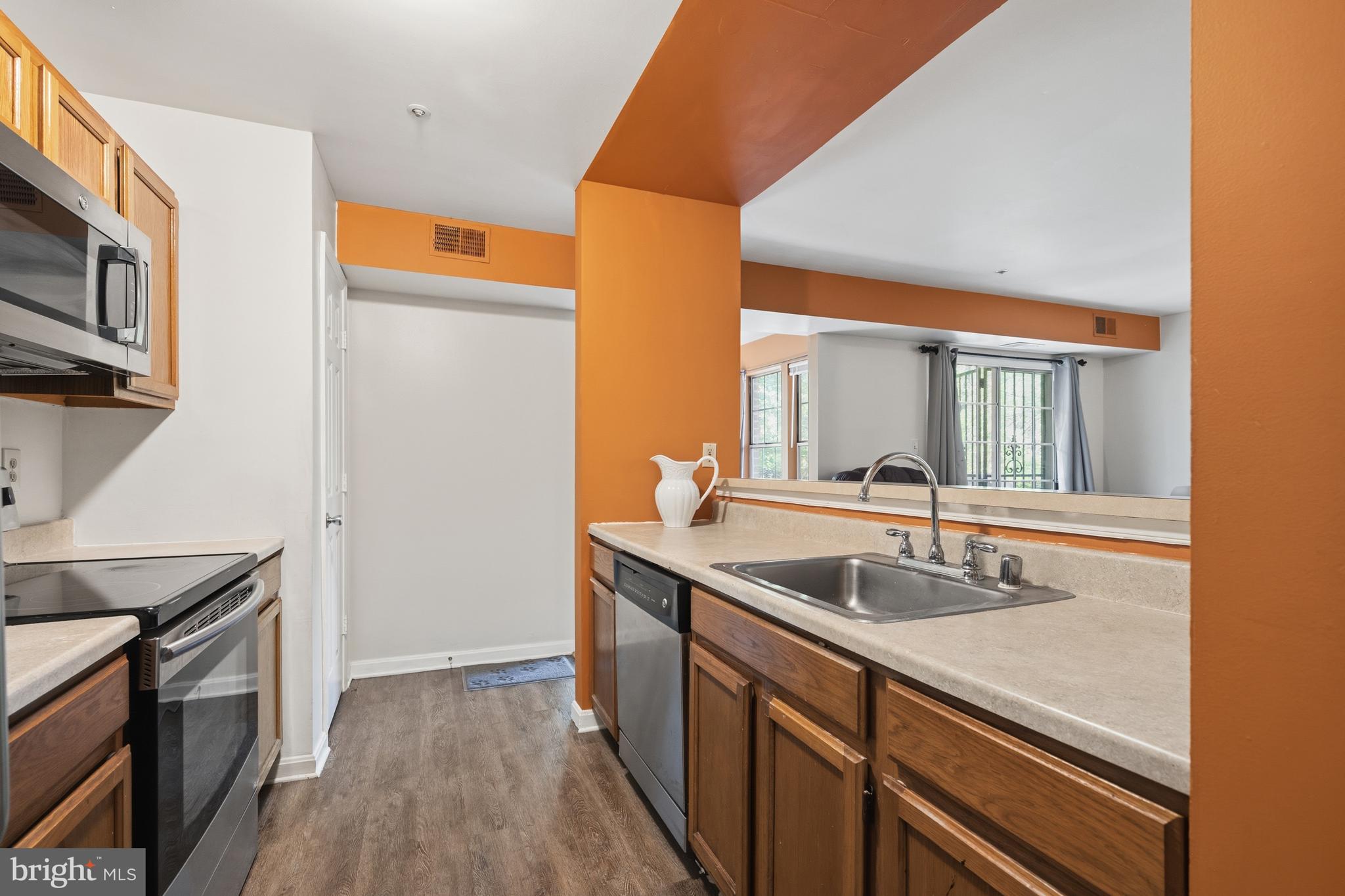 ROSECROFT COMMONS - Residential