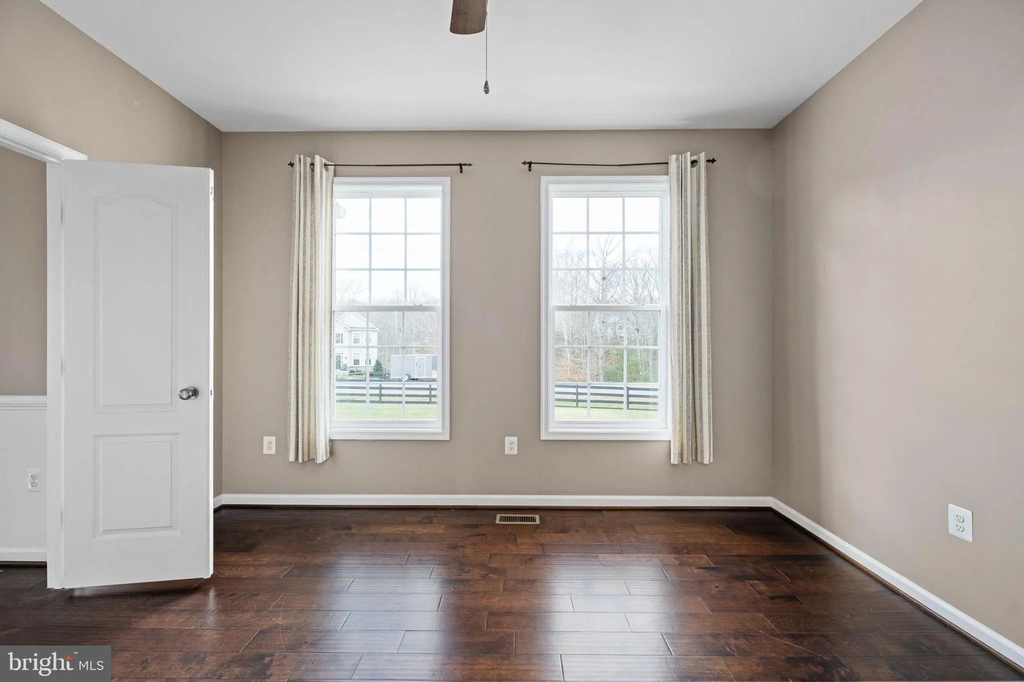 Fredericksburg, Virginia 22406, United States, 4 Bedrooms Bedrooms, ,4 BathroomsBathrooms,Residential,Contingent,249632