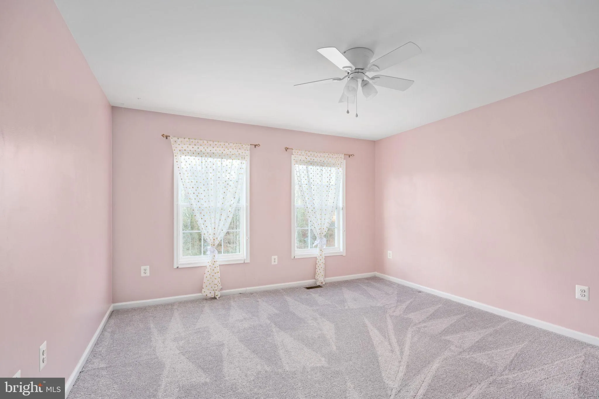 Fredericksburg, Virginia 22406, United States, 4 Bedrooms Bedrooms, ,4 BathroomsBathrooms,Residential,Contingent,249632